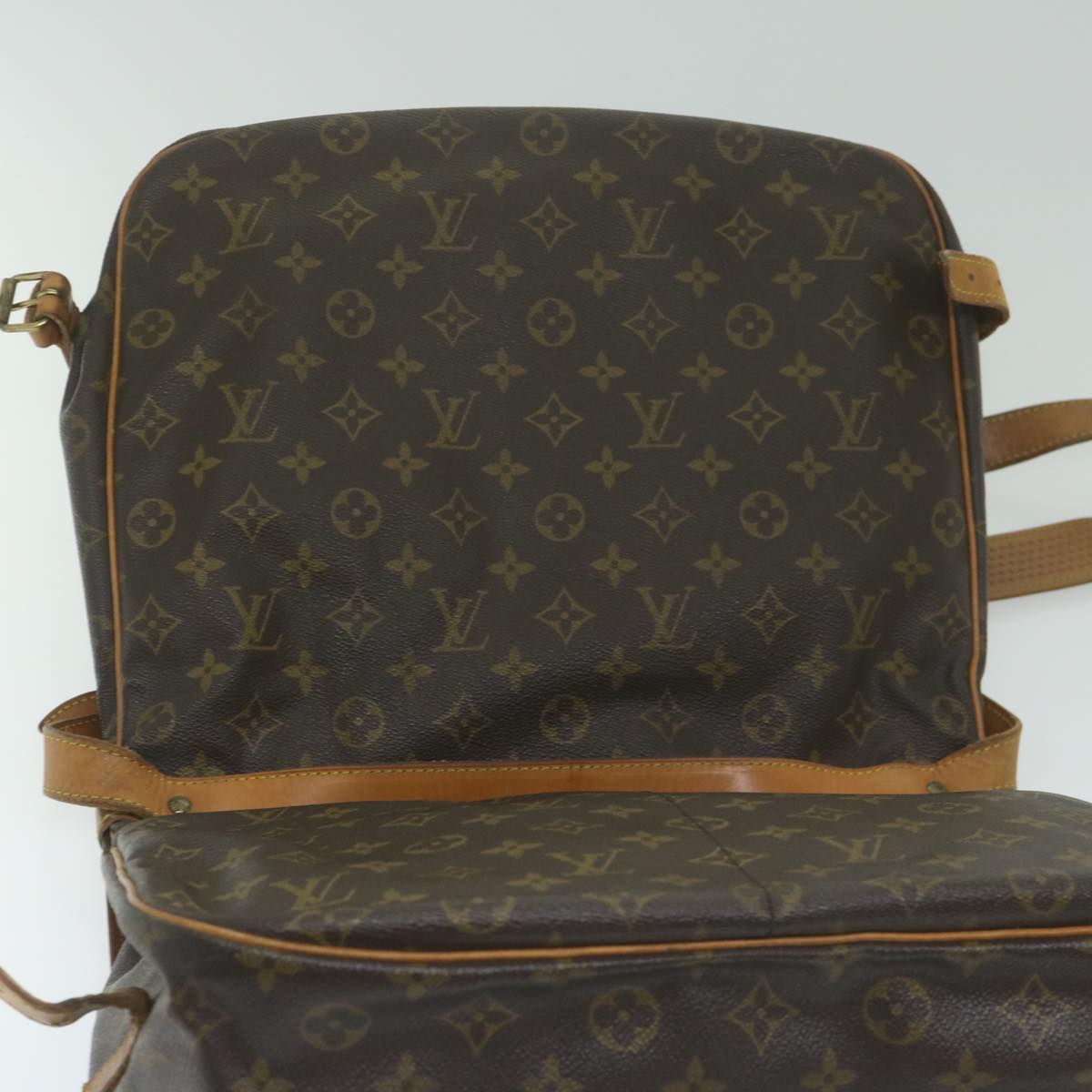 LOUIS VUITTON Monogram Saumur 35 Shoulder Bag M42254 LV 63511