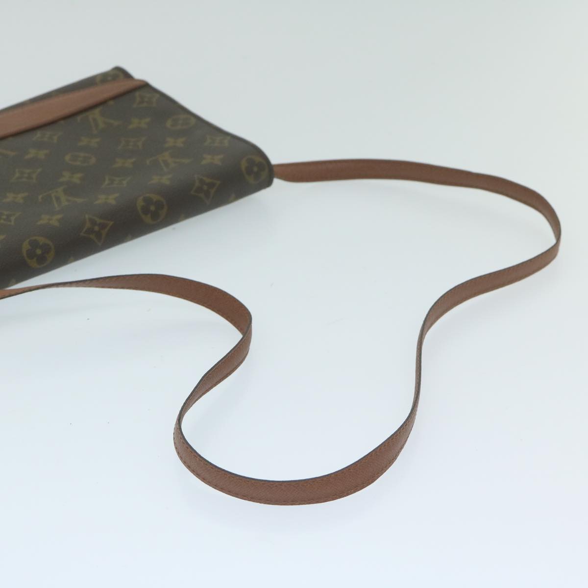 LOUIS VUITTON Monogram Bordeaux 27 Shoulder Bag M51797 LV 63759