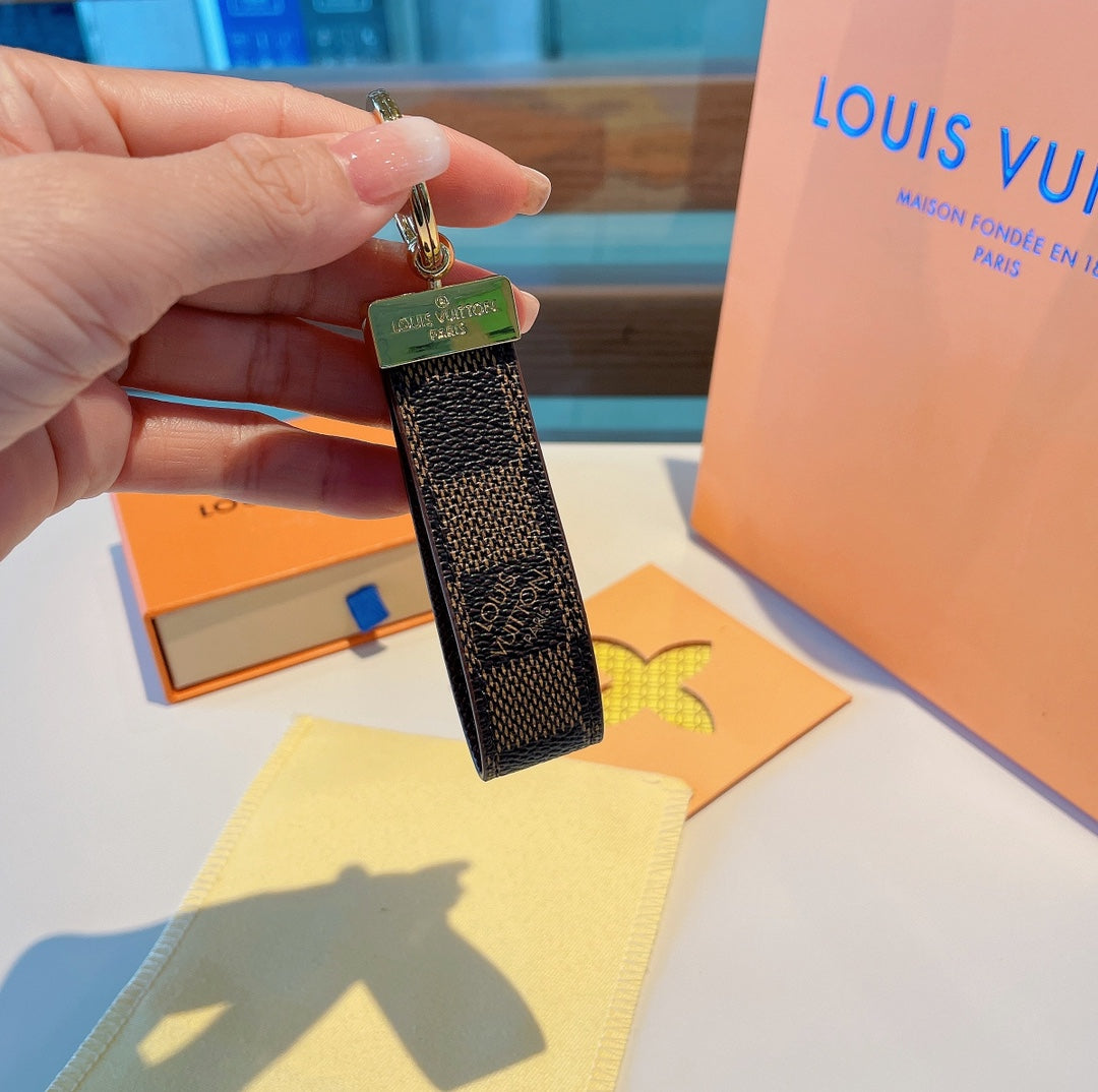 GLM - Top Quality Keychains LUV 032