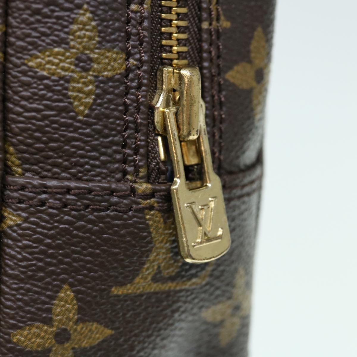LOUIS VUITTON Monogram Trousse Toilette 23 Clutch Bag M47524 LV 64044A