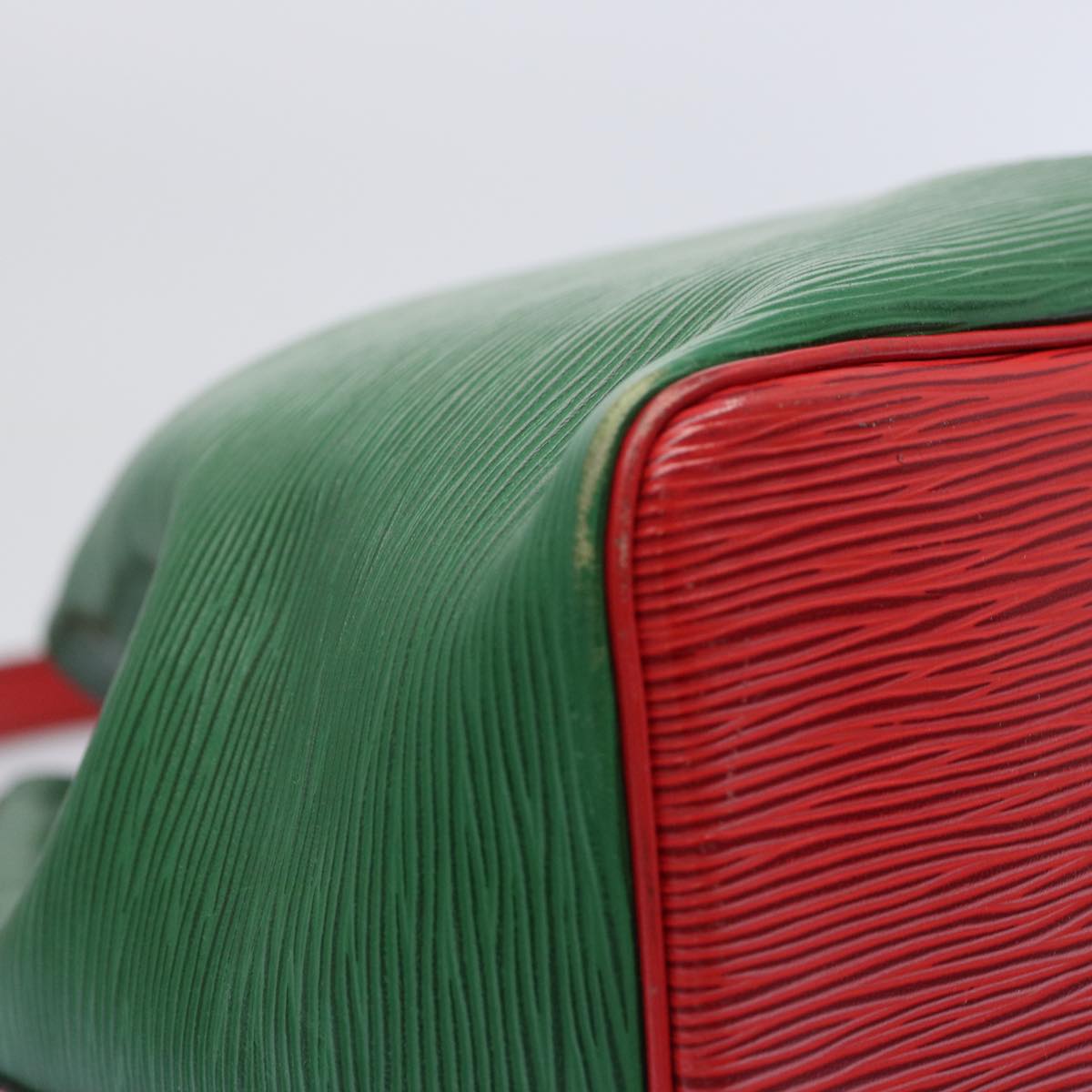 LOUIS VUITTON Epi Petit Noe Shoulder Bag Bicolor Green Red M44147 LV 64091