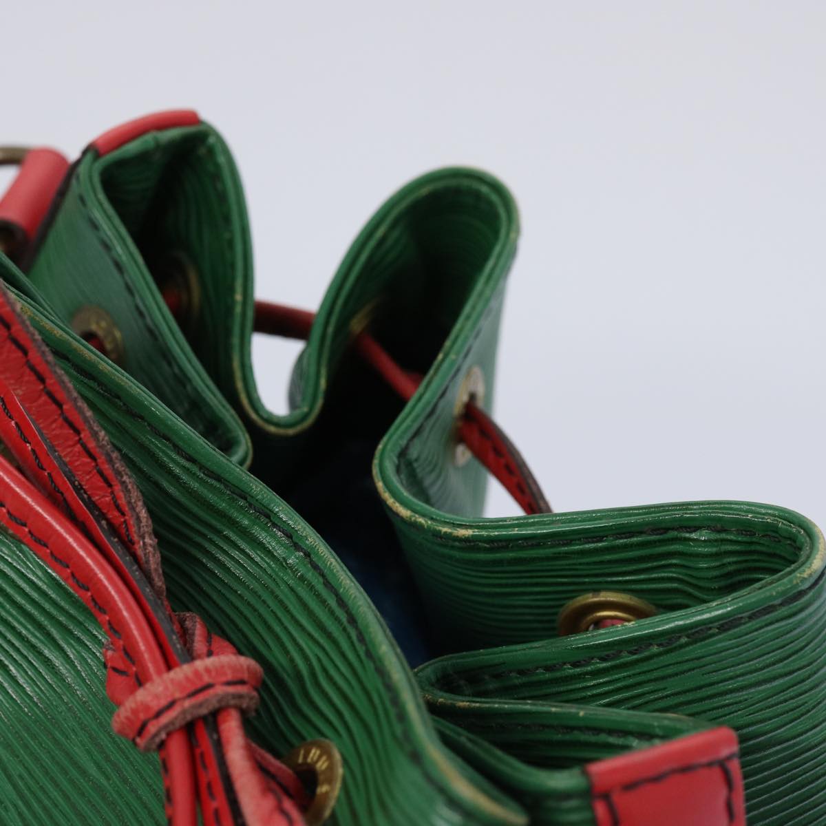 LOUIS VUITTON Epi Petit Noe Shoulder Bag Bicolor Green Red M44147 LV 64091