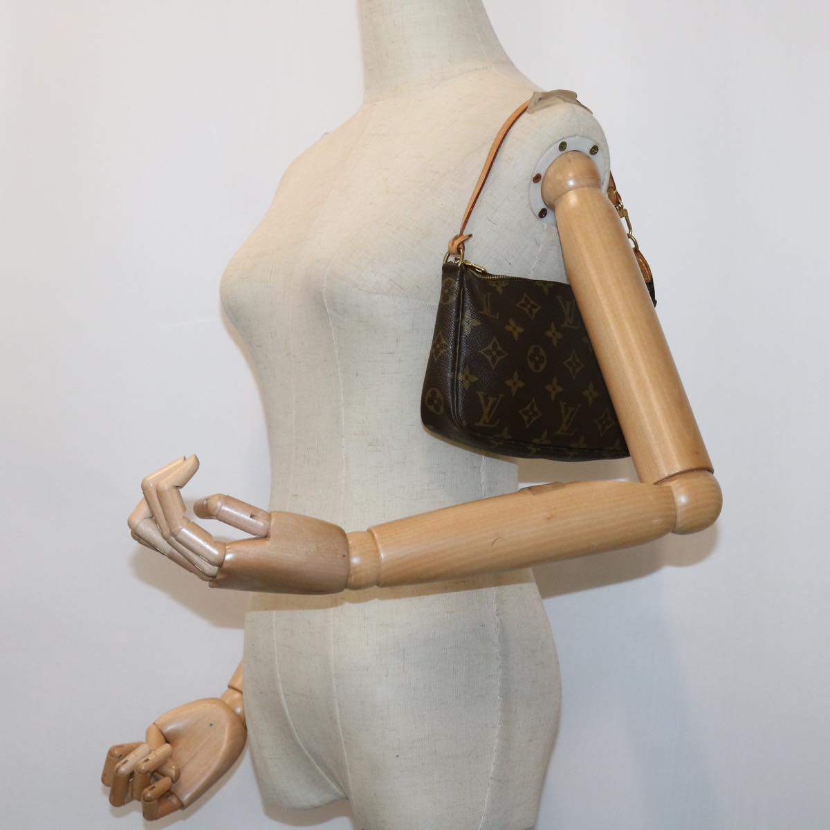 LOUIS VUITTON Monogram Pochette Accessoires Pouch M51980 LV 64180
