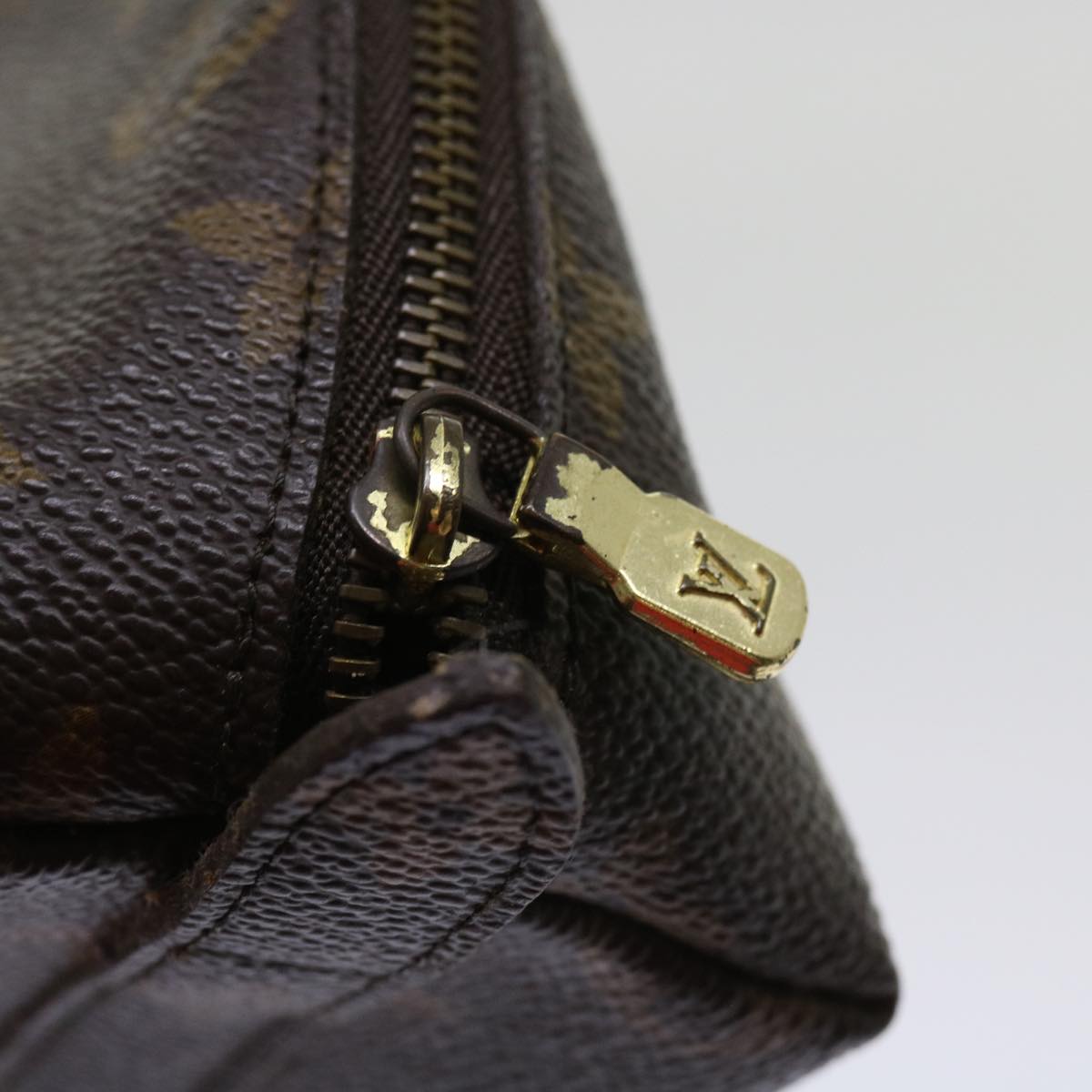 LOUIS VUITTON Monogram Trousse Demi Ronde Cosmetic Pouch M47520 LV 64212