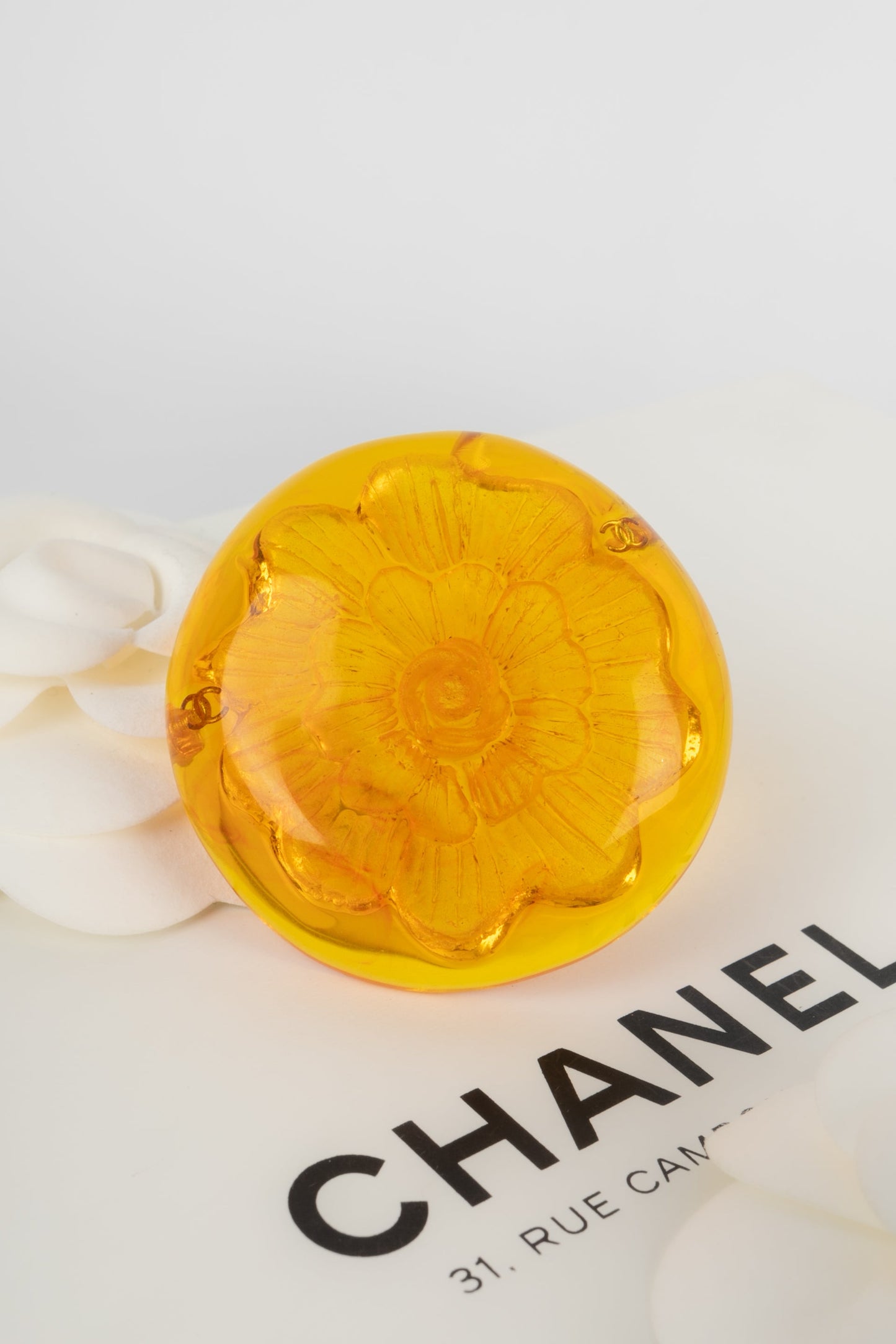 Broche camÃƒÆ’Ã‚Â©lia Chanel