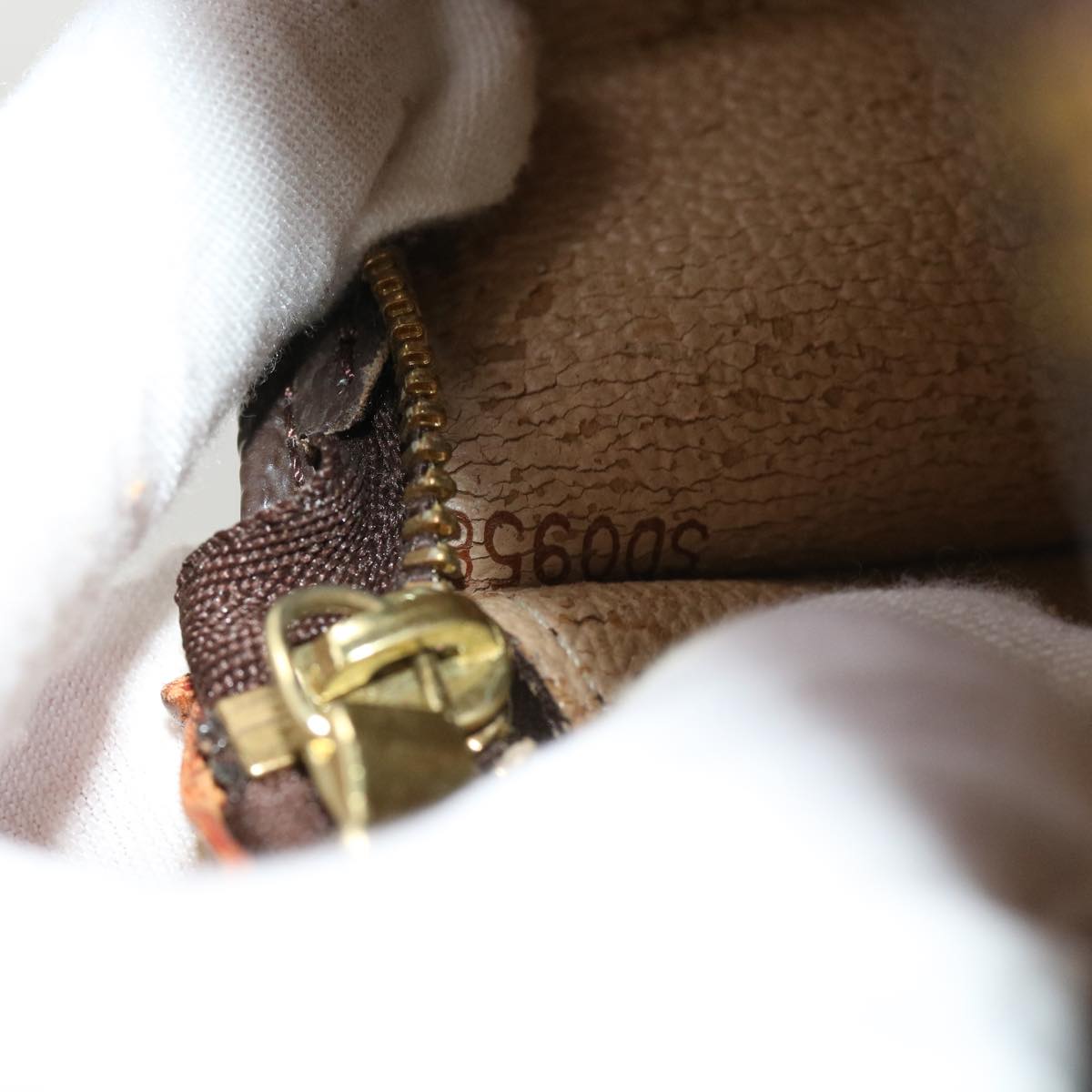 LOUIS VUITTON Monogram Bucket GM Pouch Accessory Pouch LV 64291