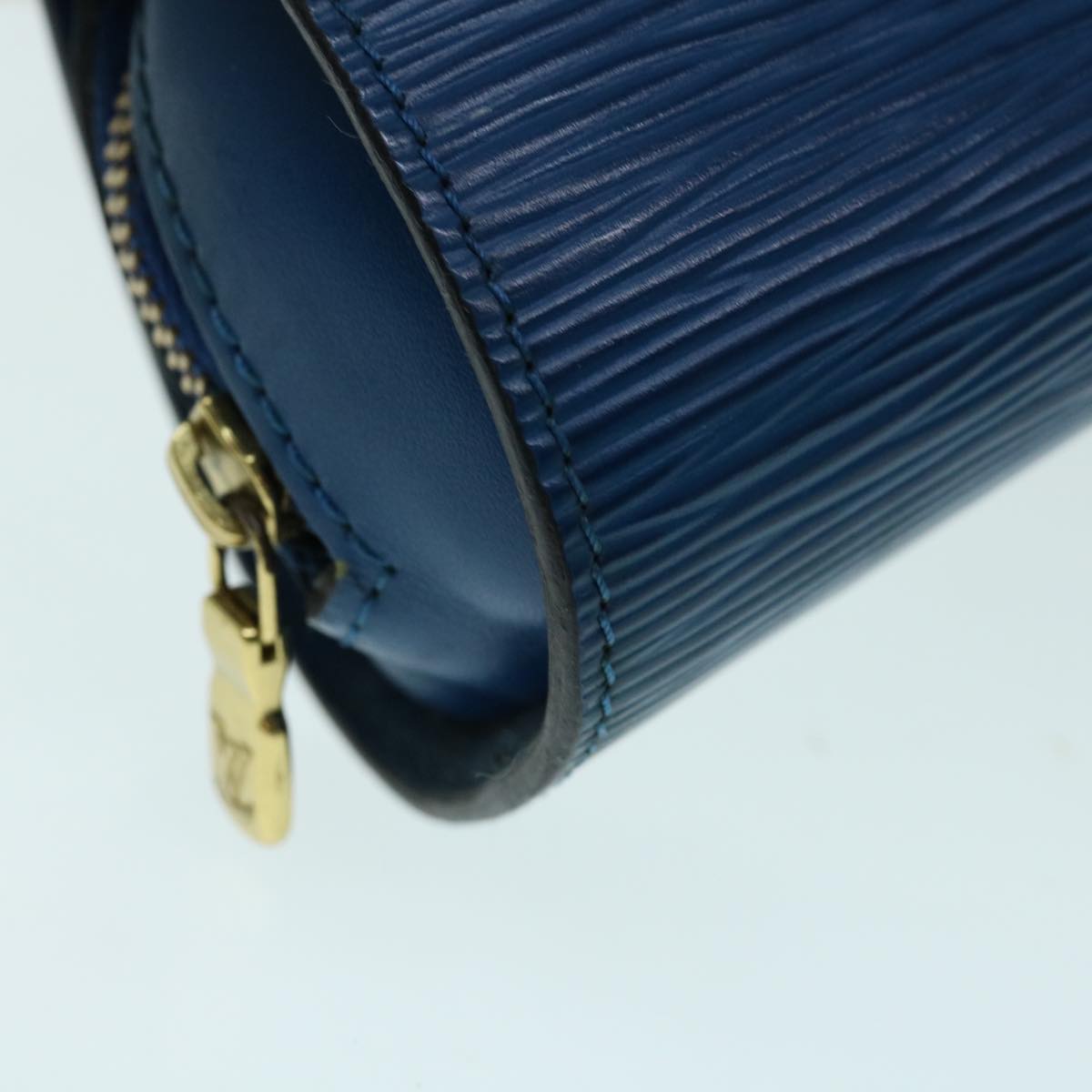 LOUIS VUITTON Epi Dauphine PM Pouch Blue M48445 LV 64292