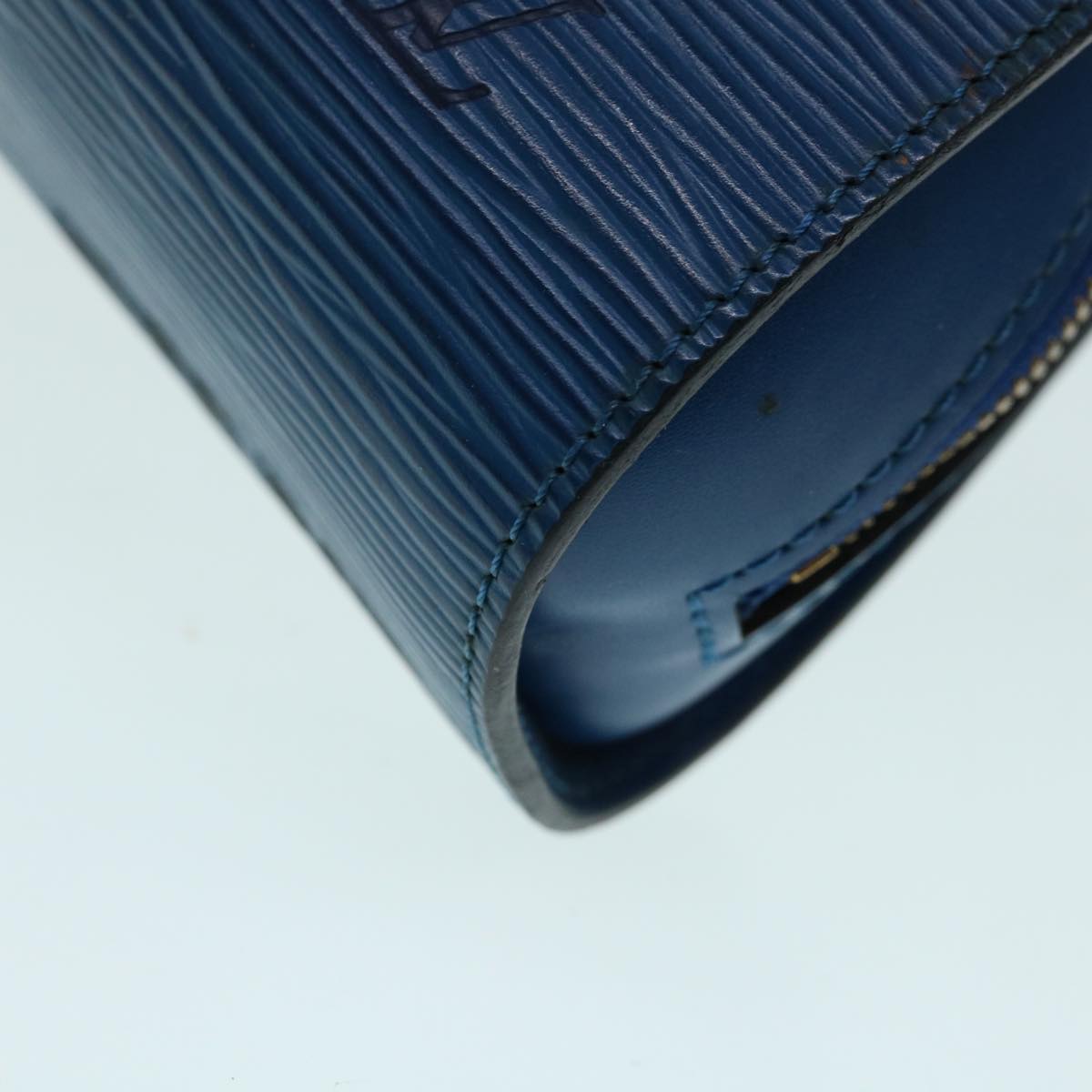 LOUIS VUITTON Epi Dauphine PM Pouch Blue M48445 LV 64292