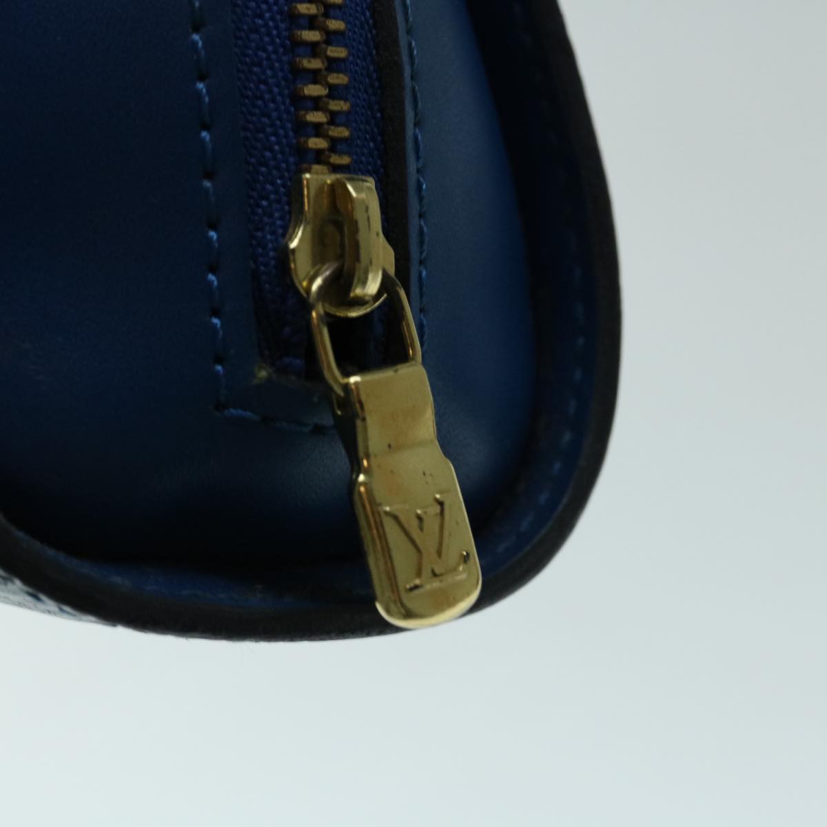 LOUIS VUITTON Epi Dauphine PM Pouch Blue M48445 LV 64292