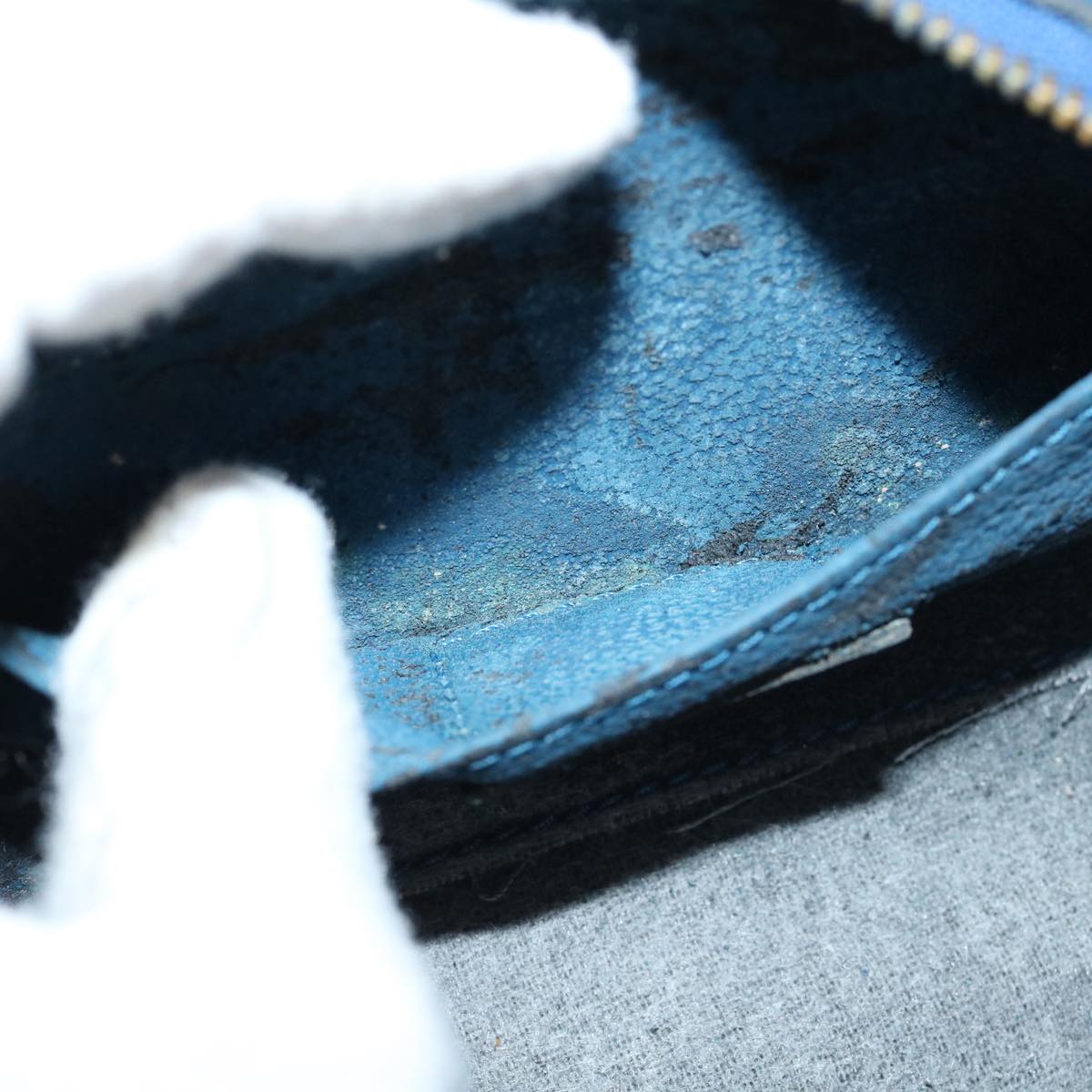 LOUIS VUITTON Epi Dauphine PM Pouch Blue M48445 LV 64292