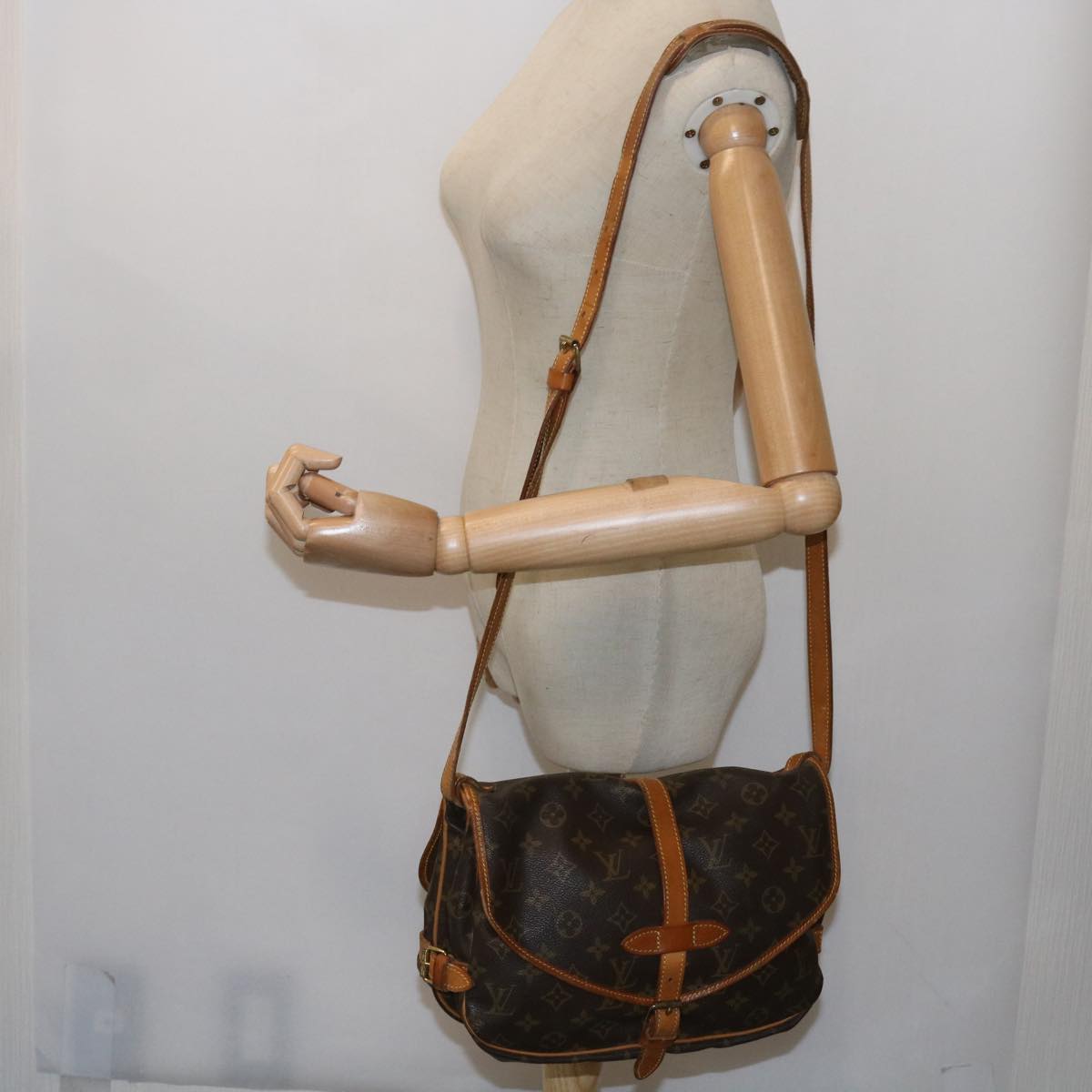 LOUIS VUITTON Monogram Saumur 30 Shoulder Bag M42256 LV 64412