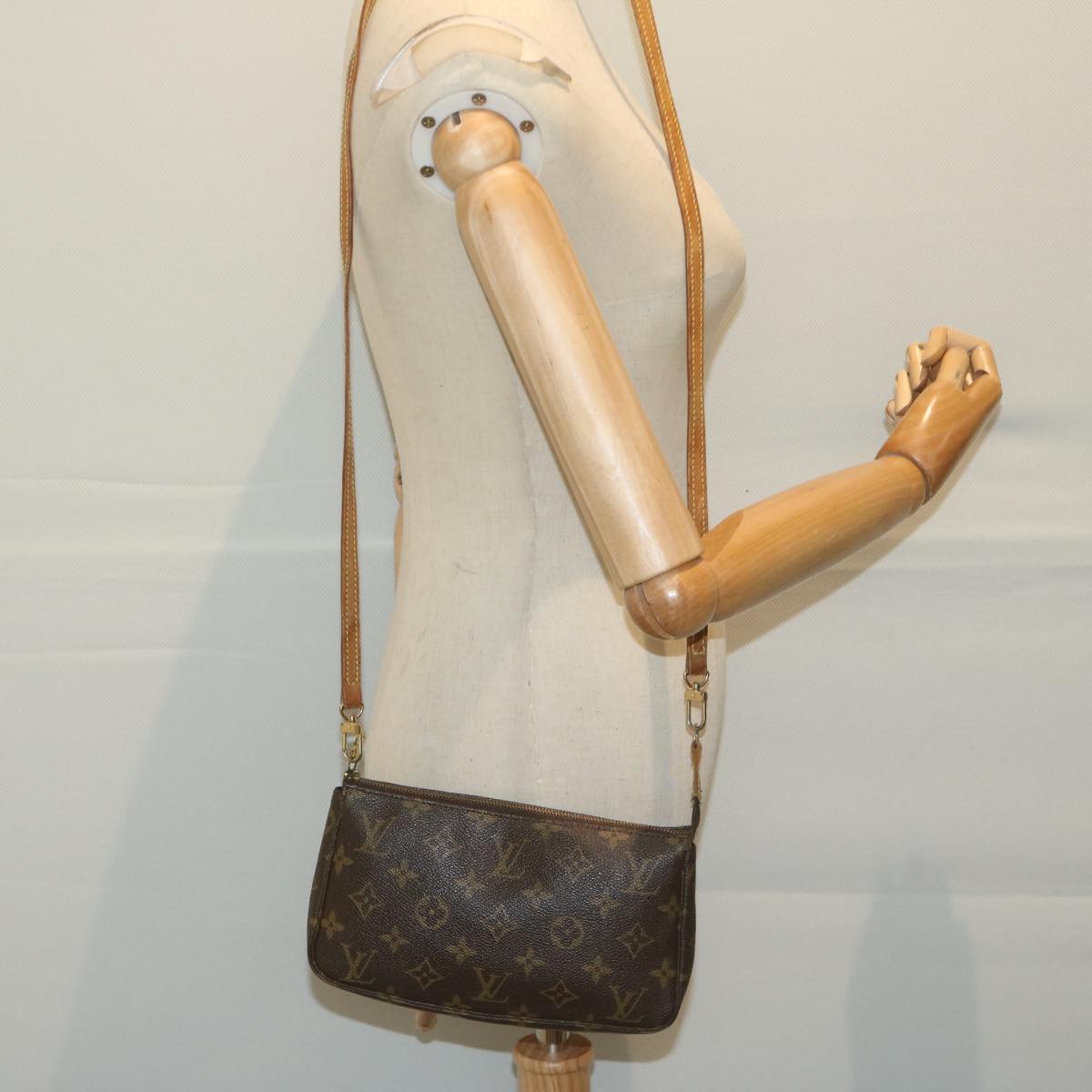 LOUIS VUITTON Monogram Pochette Accessoires Pouch M51980 LV 64660
