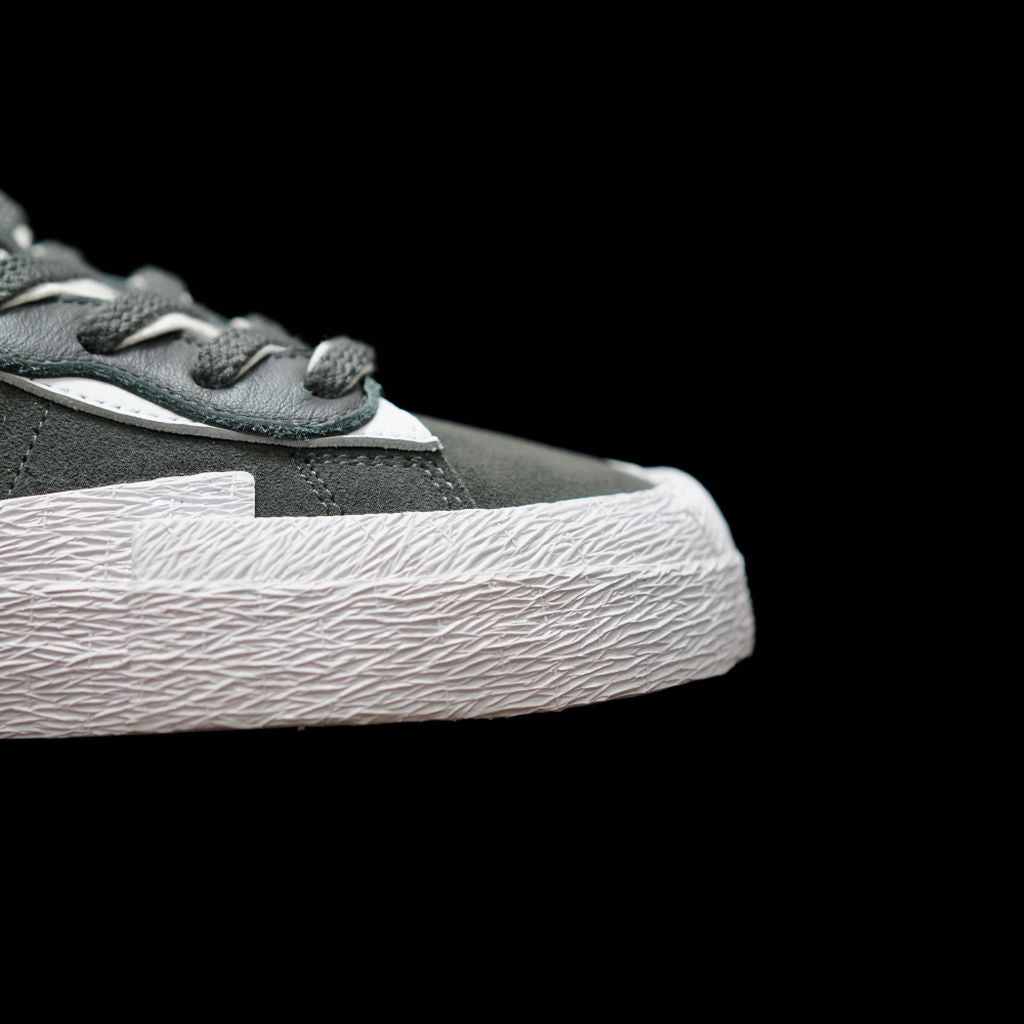 GLM - Sacai x Blazer Low Black & White