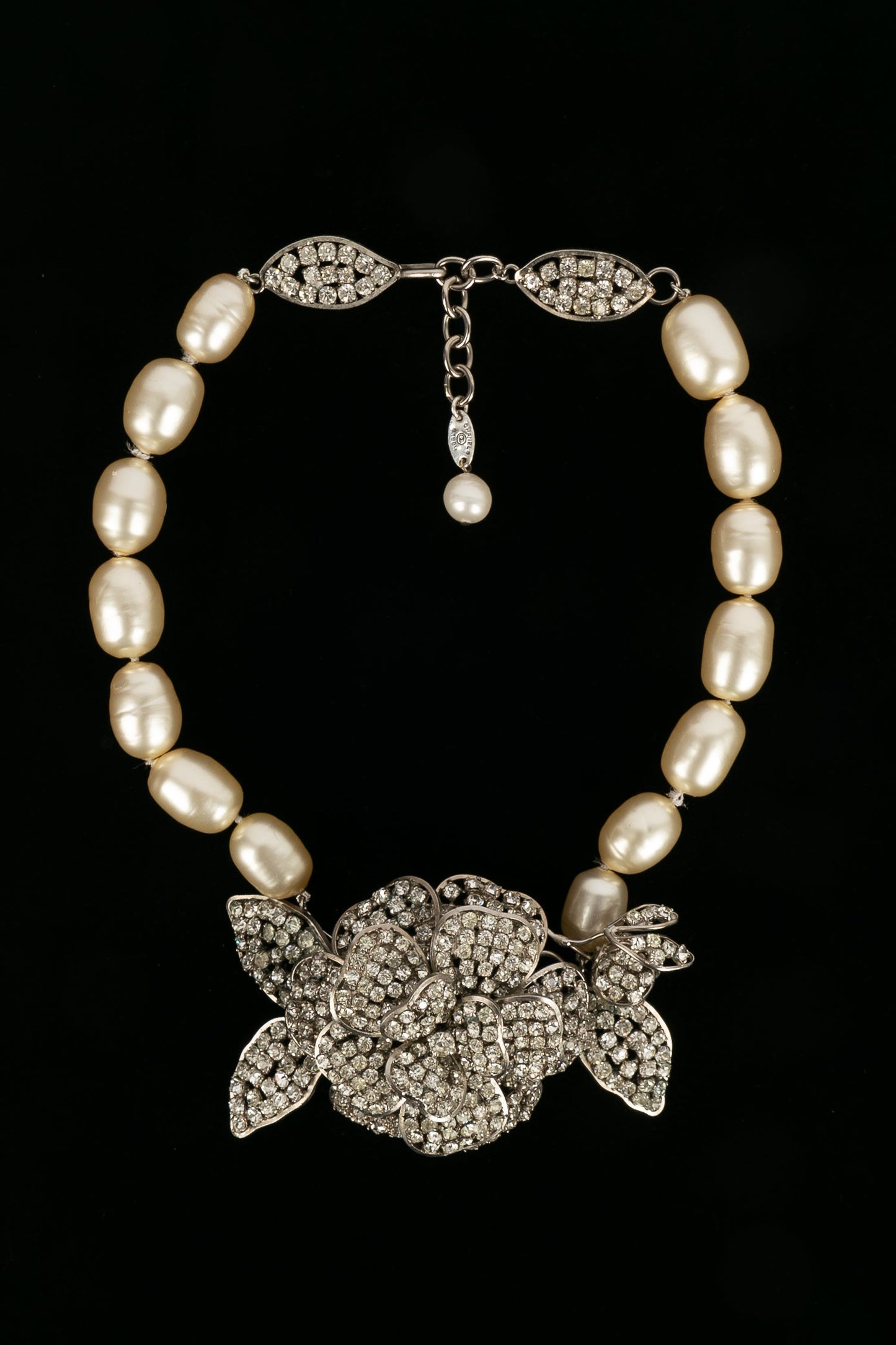 Collier camÃƒÆ’Ã‚Â©lia Chanel 1984