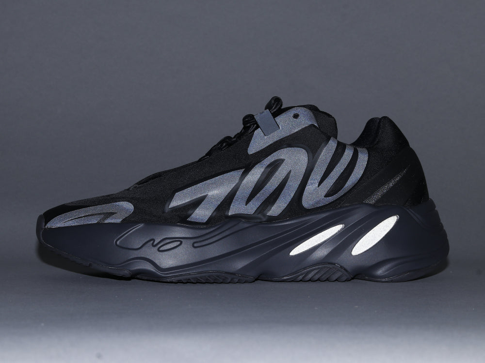 GLM - Yzy 700 Dark Glow Sneaker