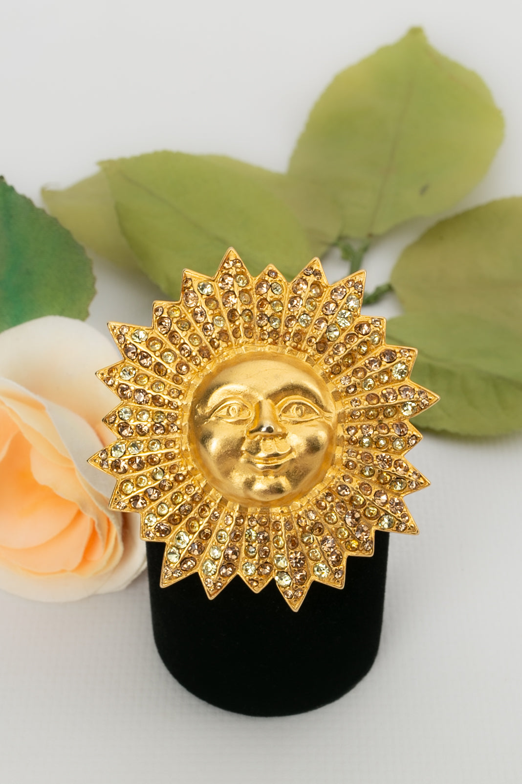 Broche soleil Karl Largerfeld