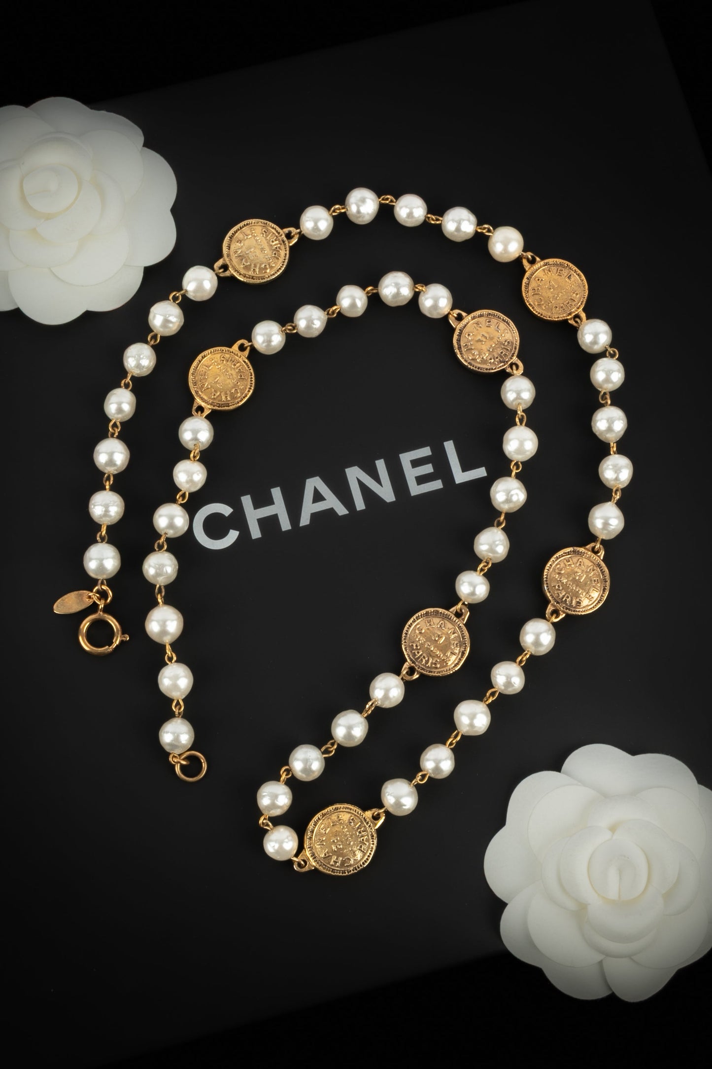 Collier de perles Chanel 1980's