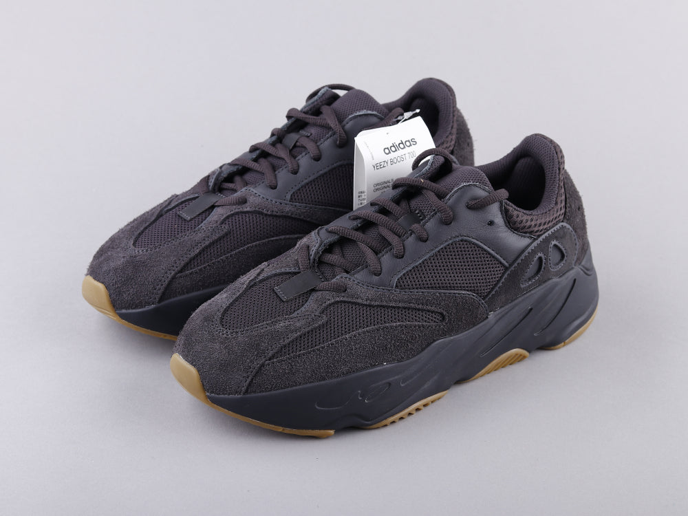 GLM - Yzy 700 Raw Rubber Black Sneaker
