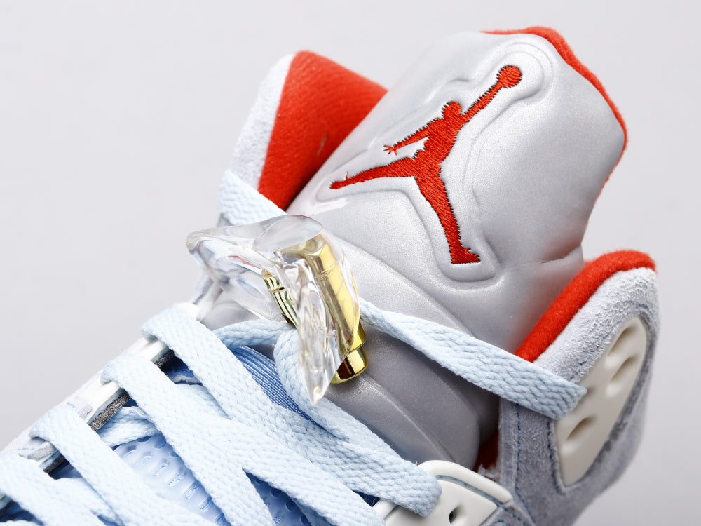 GLM - AJ5 Trophy Room joint name