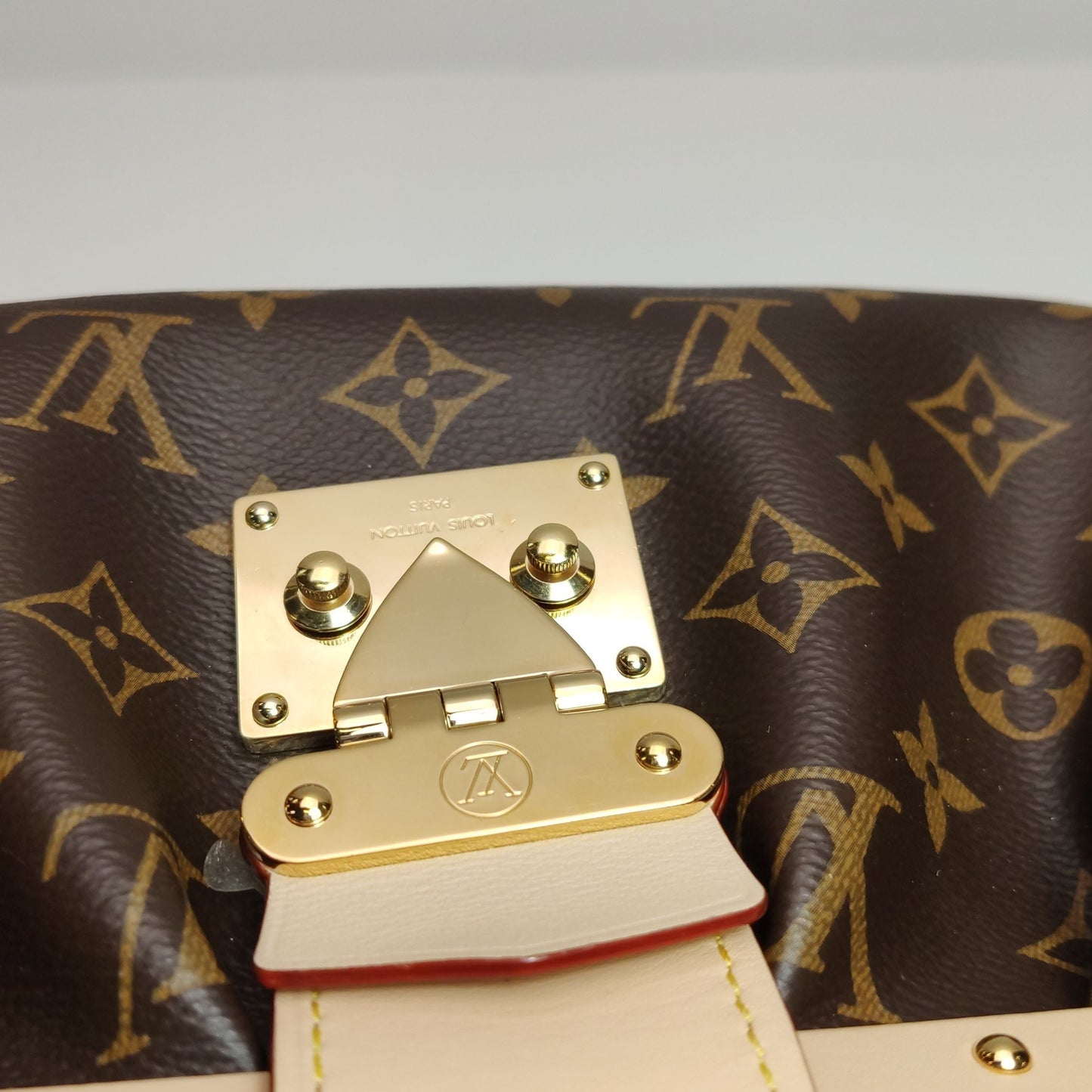 Preloved Louis Vuitton Clutch Box Medium Monogram Shoulder Bag with Chip 250603781221026
