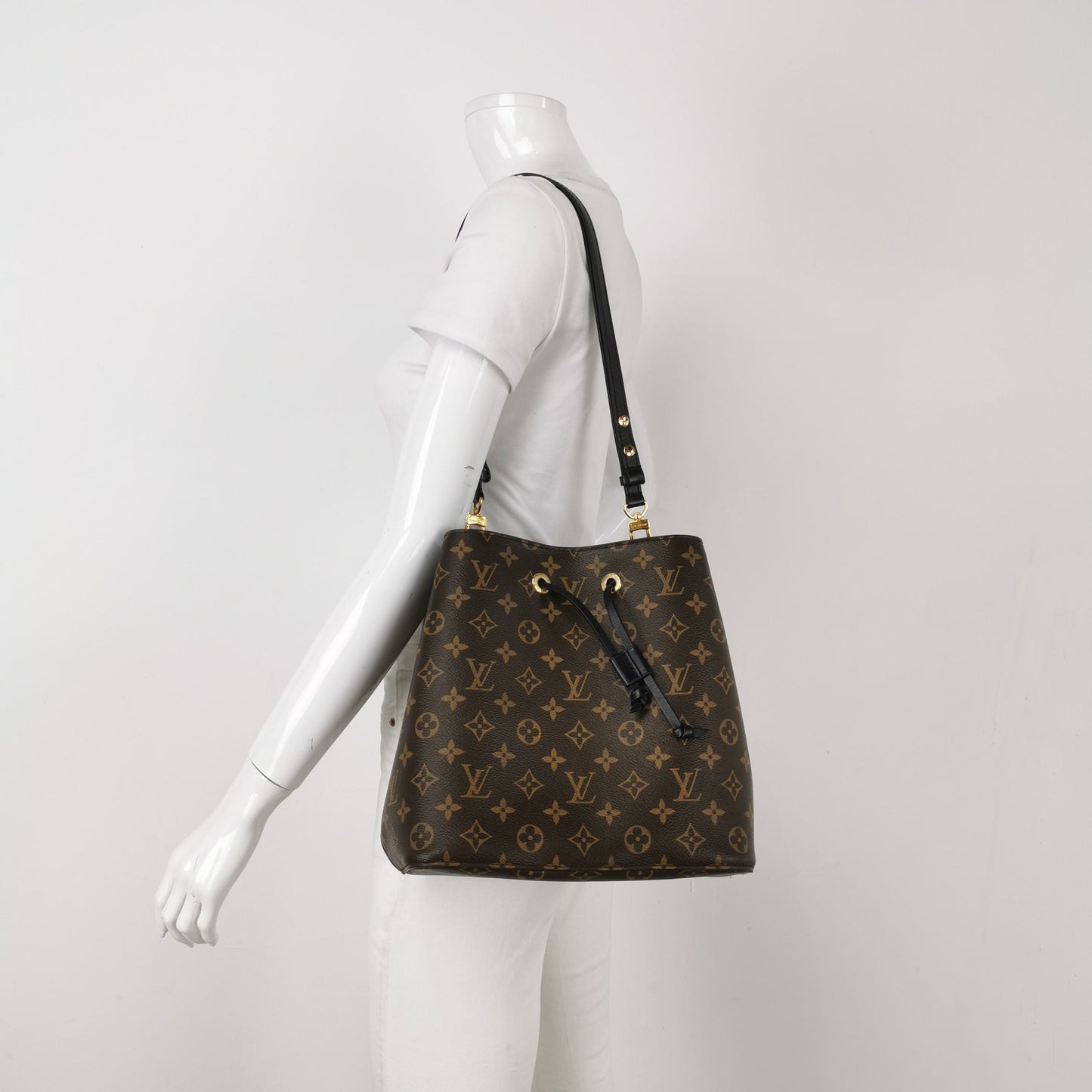 Preloved Louis Vuitton NÃ‰ONOÃ‰ Medium Monogram Canvas Drawstring Shoulder Bag with Chip 250603781220886