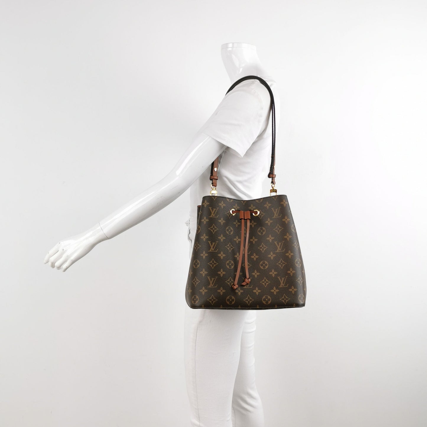 Preloved Louis Vuitton NÃ‰ONOÃ‰ Medium Monogram Canvas Drawstring Shoulder Bag with Chip 250602781218534