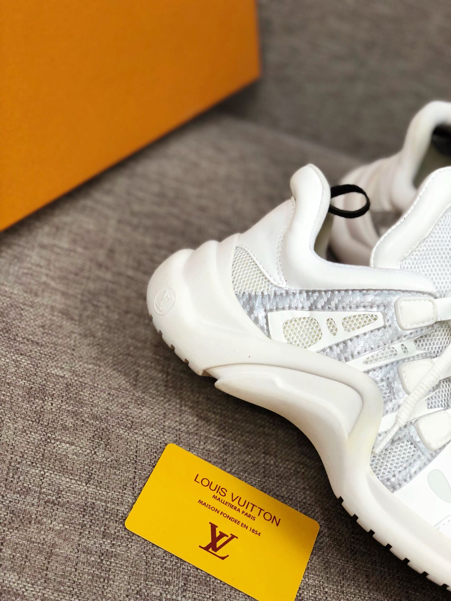 GLM - LUV Archlight White Sneaker