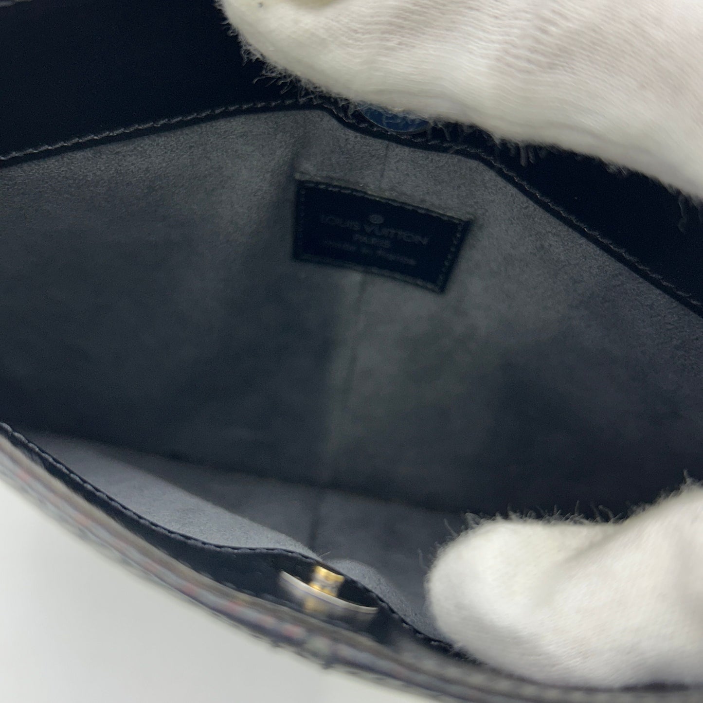 Louis Vuitton Black Epi Pochette Demi-lune Handbag ITEA25JZH7D5