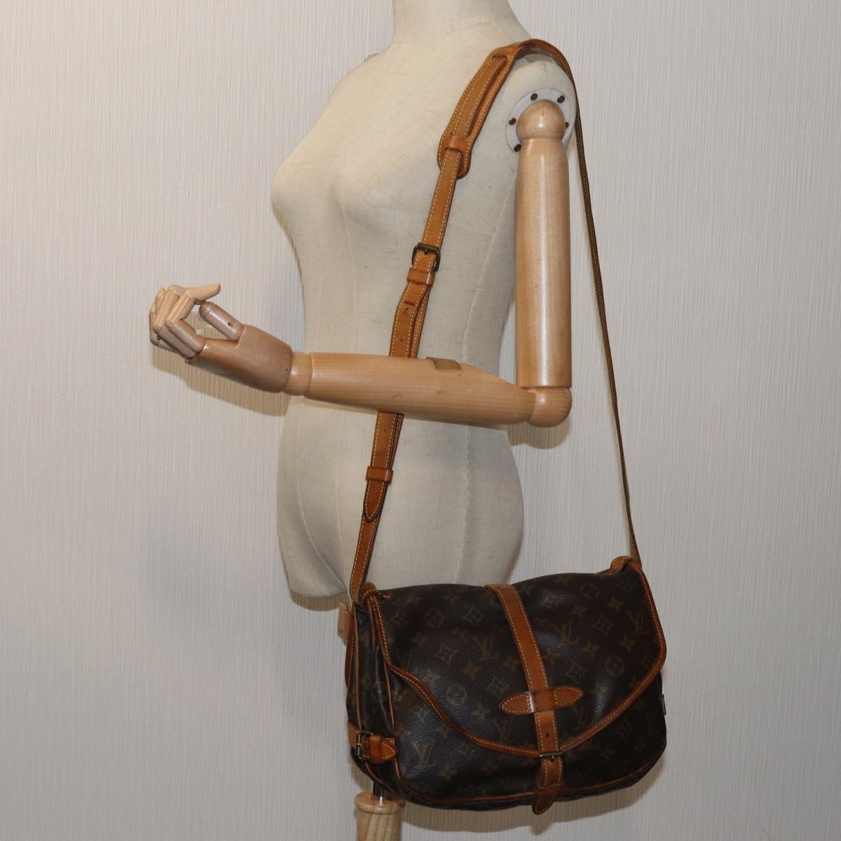 LOUIS VUITTON Monogram Saumur 30 Shoulder Bag M42256 LV 68910
