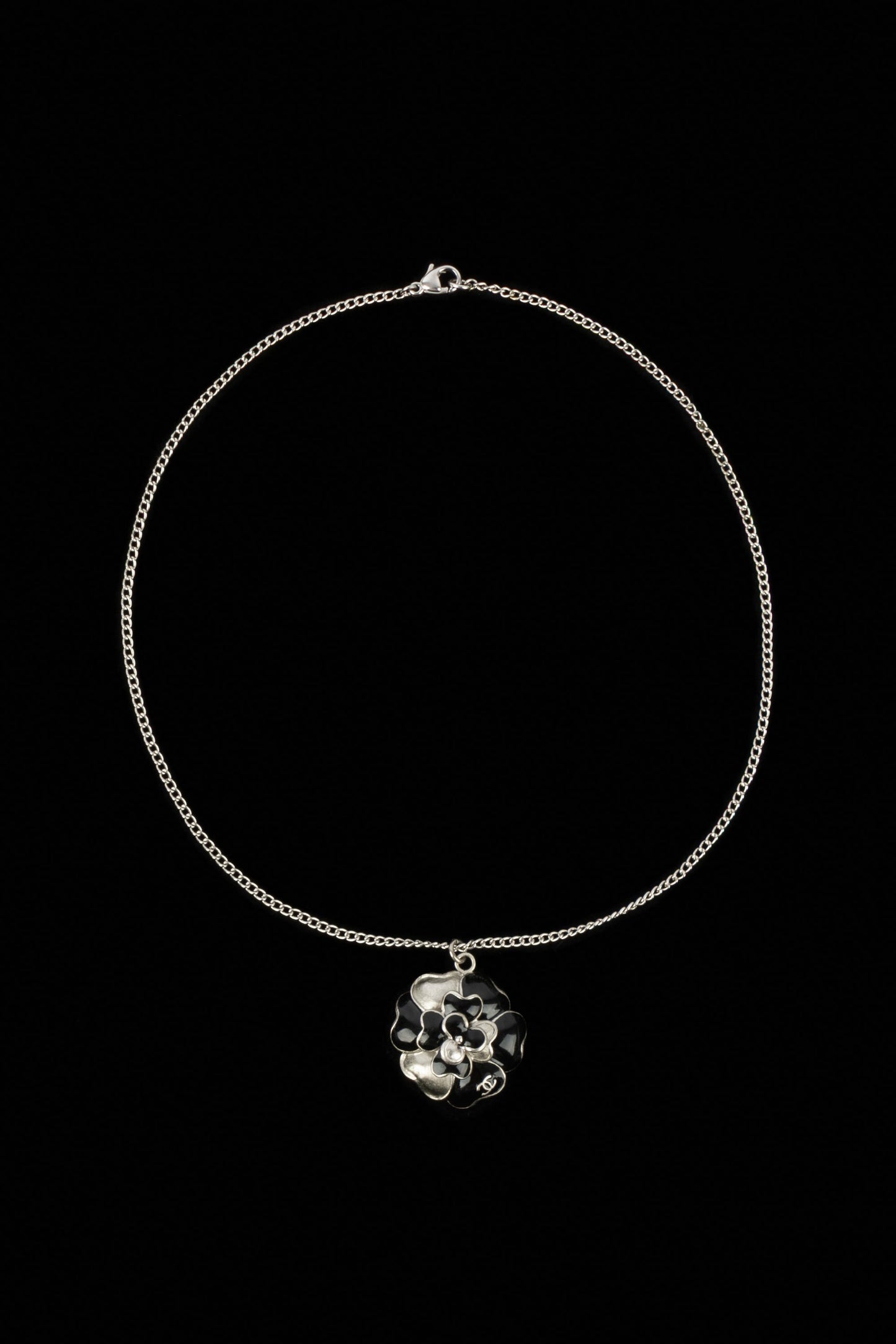 Collier camÃ©lia Chanel 2007