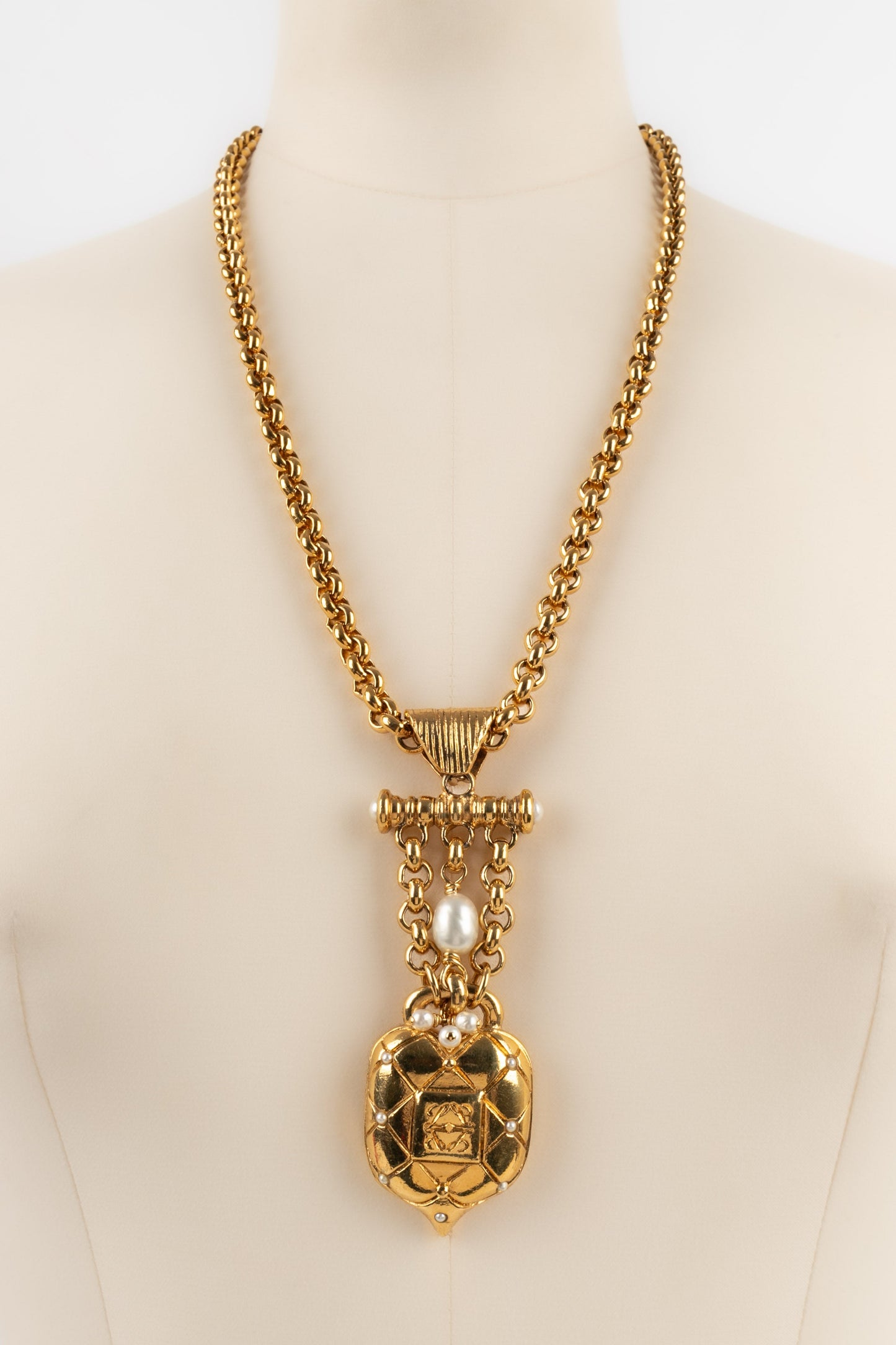 Collier Loewe