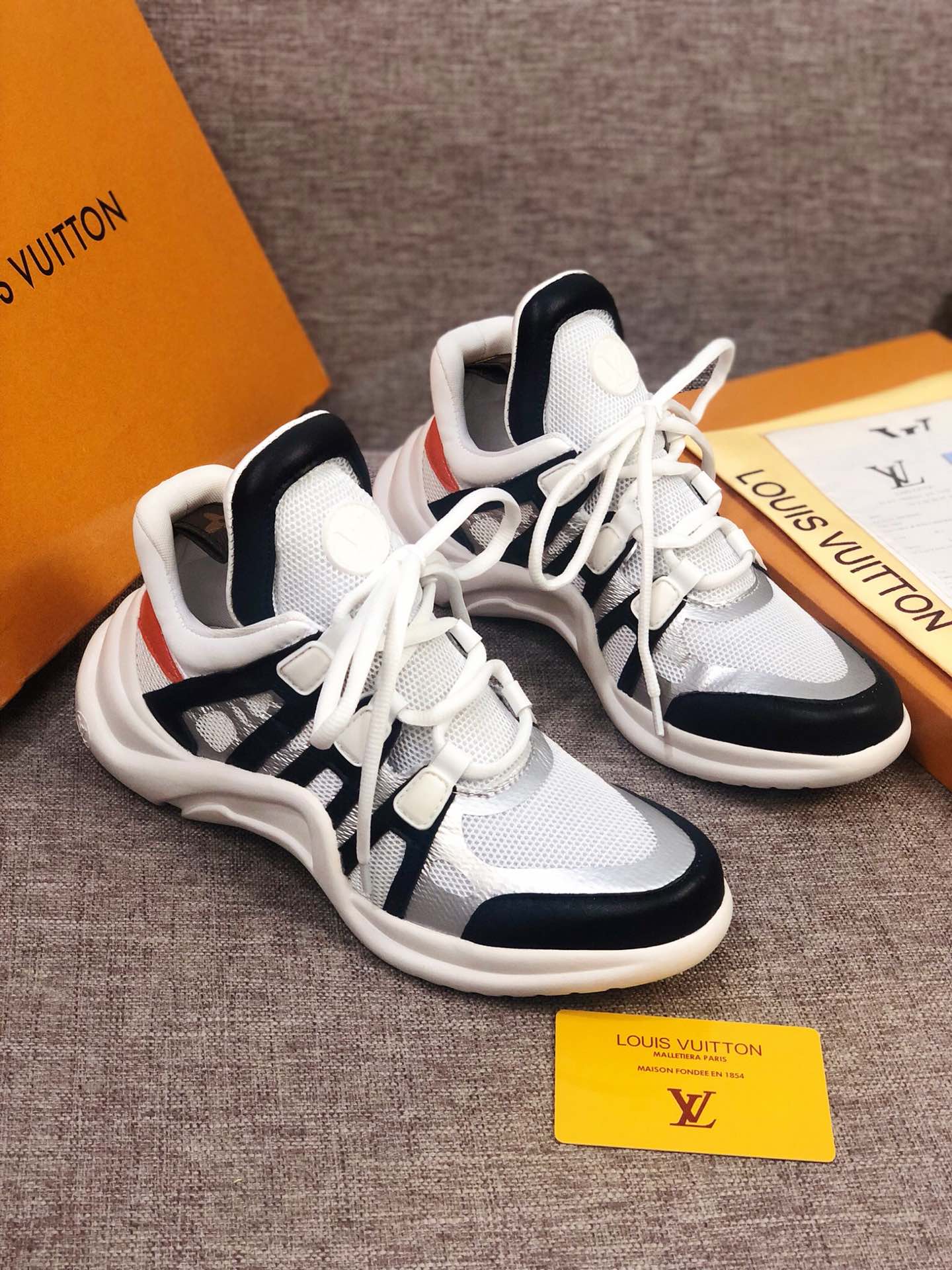 GLM - LUV Archlight White Black Orange Sneaker