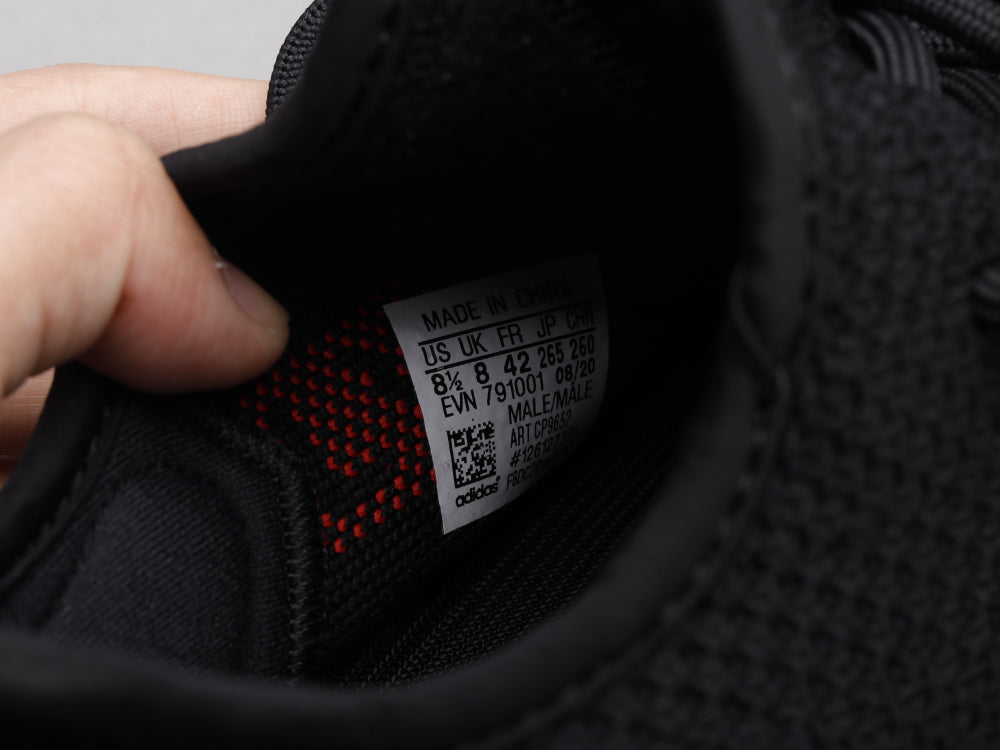 GLM - Yzy 350 Black And Red Sneaker