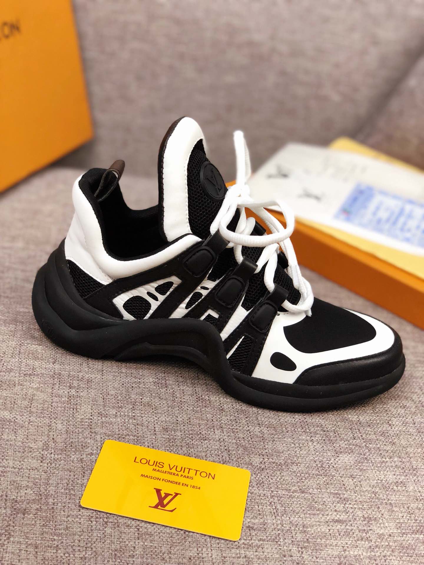 GLM - LUV Archlight Black White Sneaker