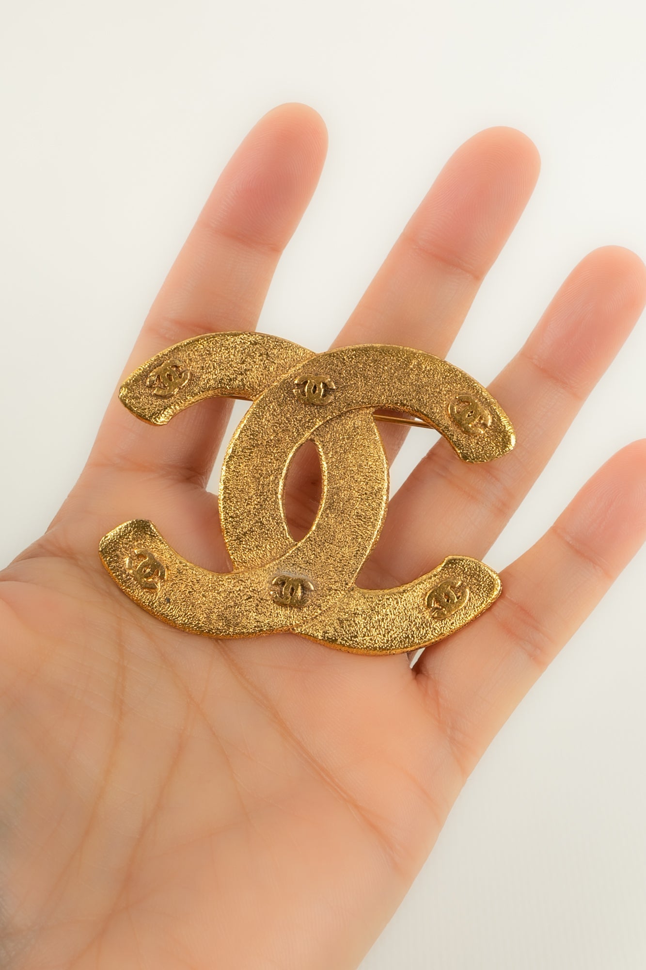 Broche cc Chanel