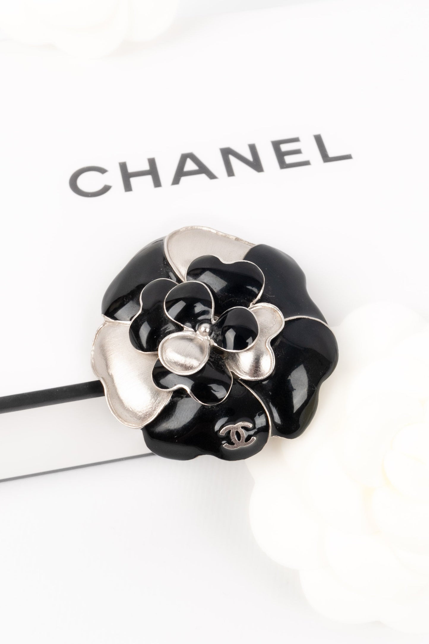 Broche camÃƒÆ’Ã‚Â©lia Chanel