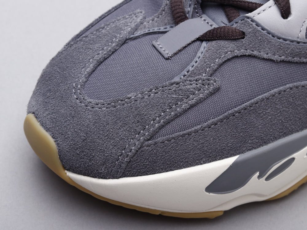 GLM - Yzy 700 Magnet Sneaker