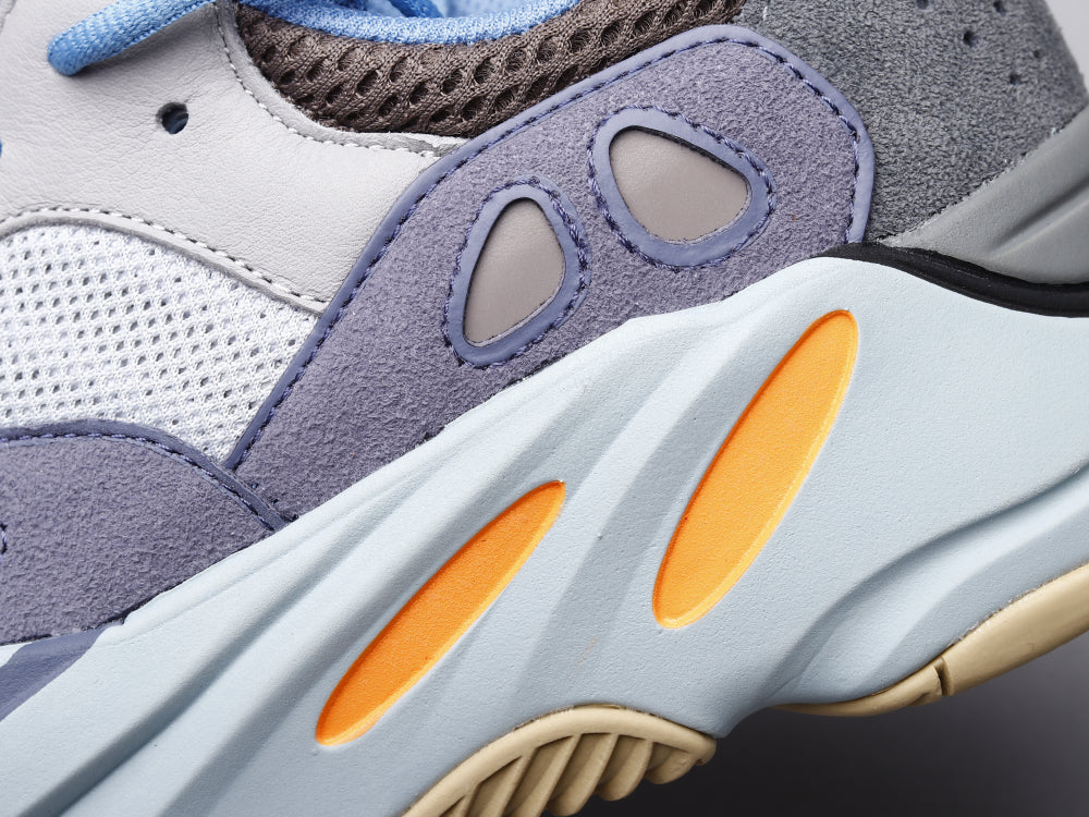 GLM - Yzy 700 Carbon Blue Sneaker