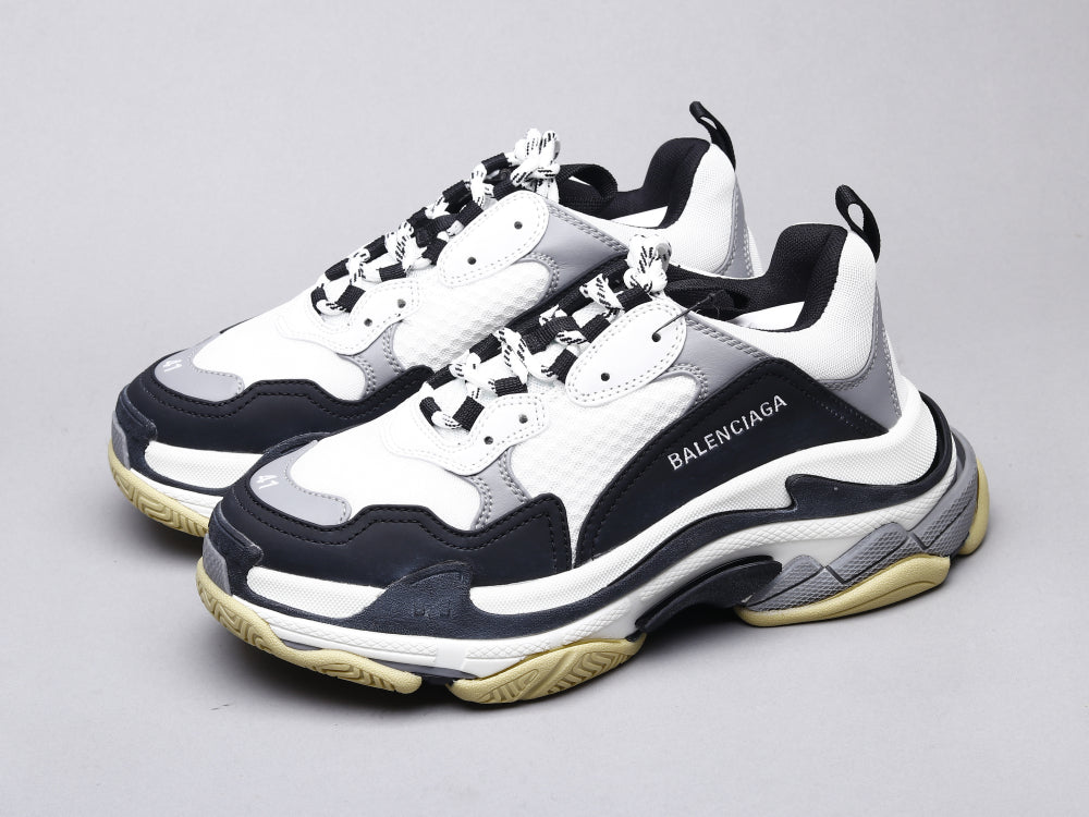 GLM - Bla Triple-S Black And White Sneaker