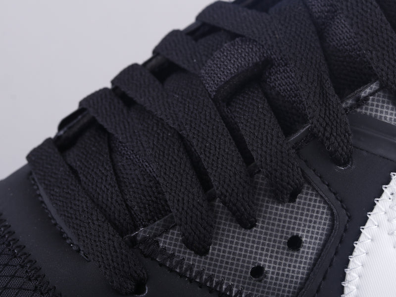GLM - Max90 black and white