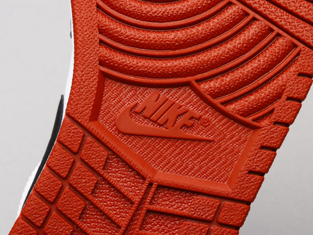 GLM - AJ1 black toe