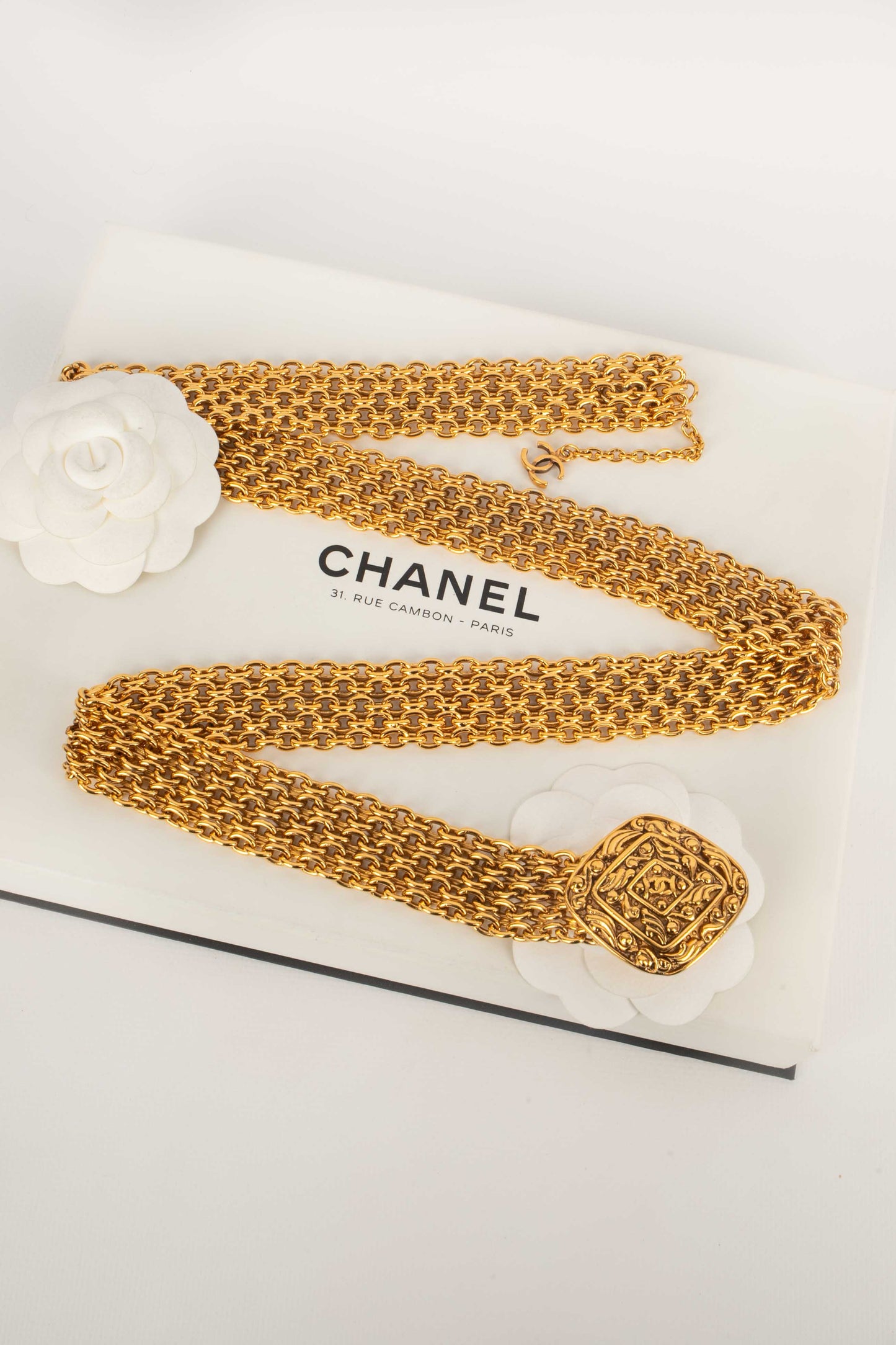 Ceinture dorÃ©e Chanel 1980's