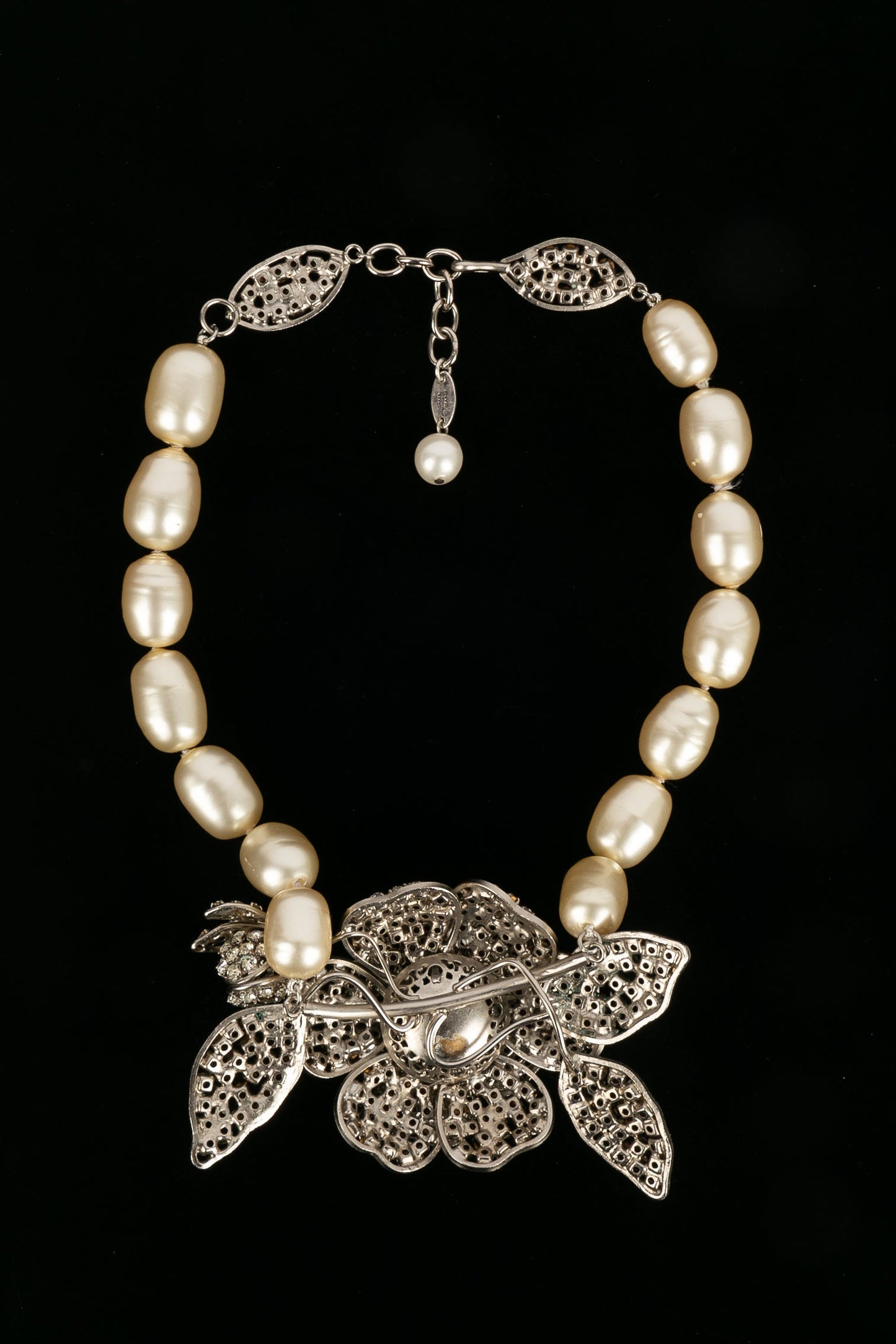 Collier camÃƒÆ’Ã‚Â©lia Chanel 1984