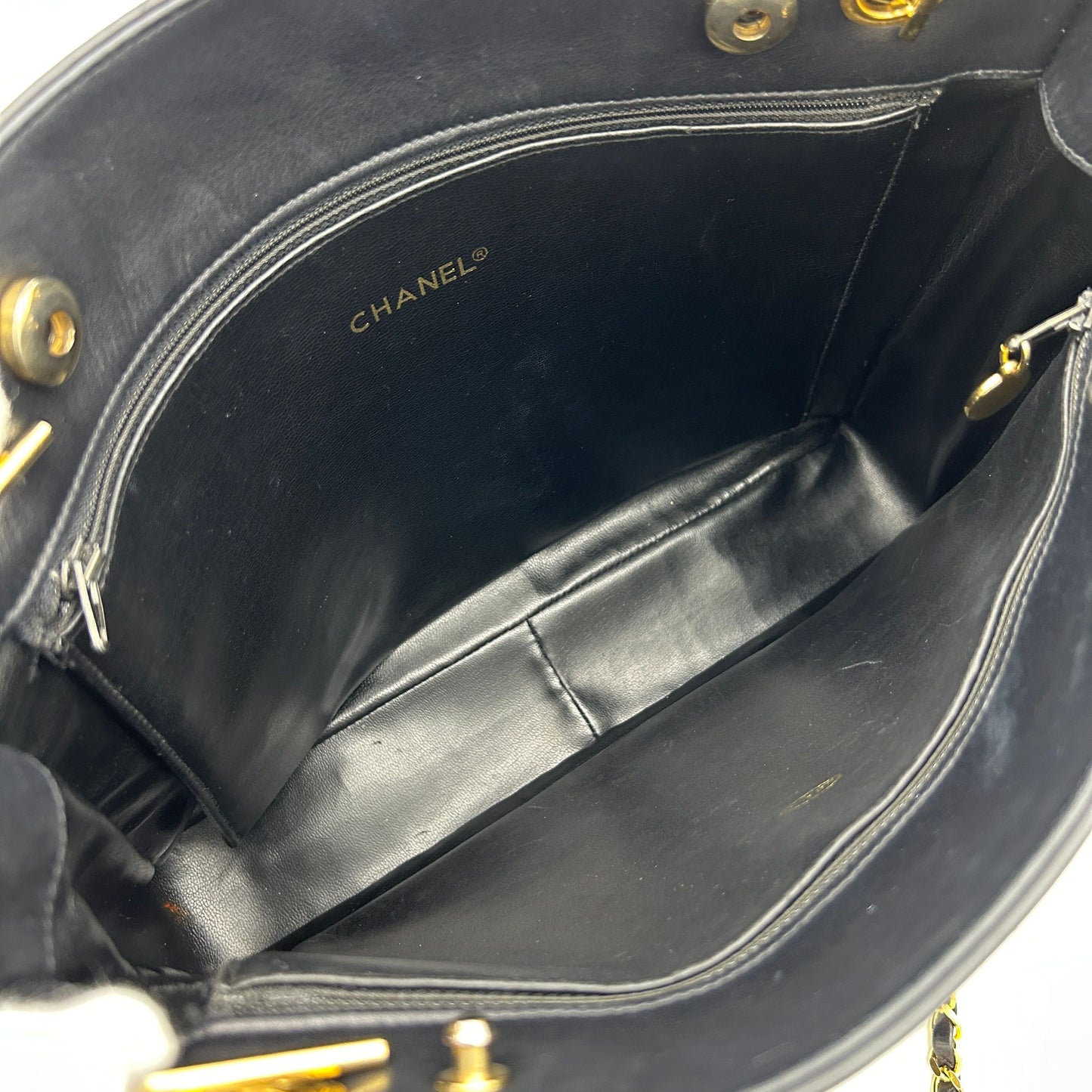 Vintage cc chain leather tote Chanel Black in Leather ch11104cc