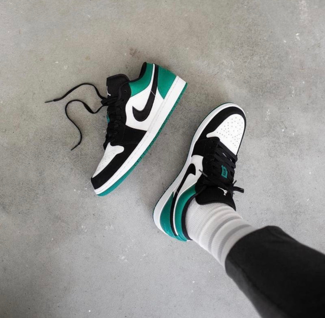 GLM - AJ1 black and green toes