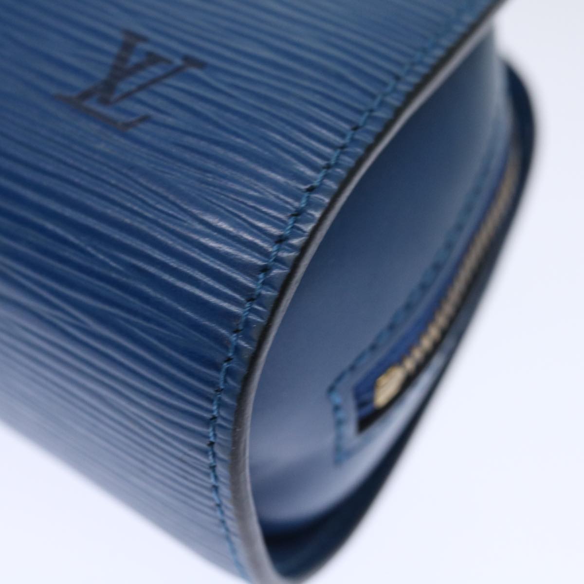 LOUIS VUITTON Epi Dauphine PM Pouch Blue M48445 LV 70428