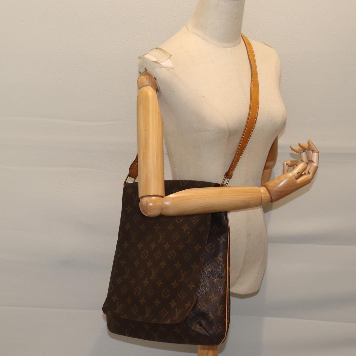 LOUIS VUITTON Monogram Musette Shoulder Bag M51256 LV 70433