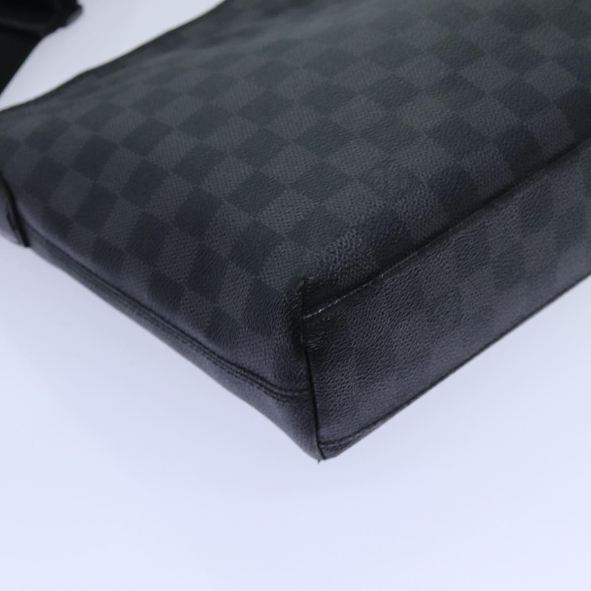 LOUIS VUITTON Damier Graphite Mick PM Shoulder Bag N40003 LV 70438