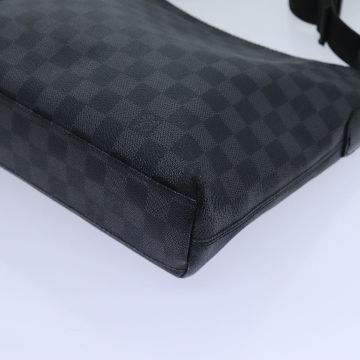 LOUIS VUITTON Damier Graphite Mick PM Shoulder Bag N40003 LV 70438