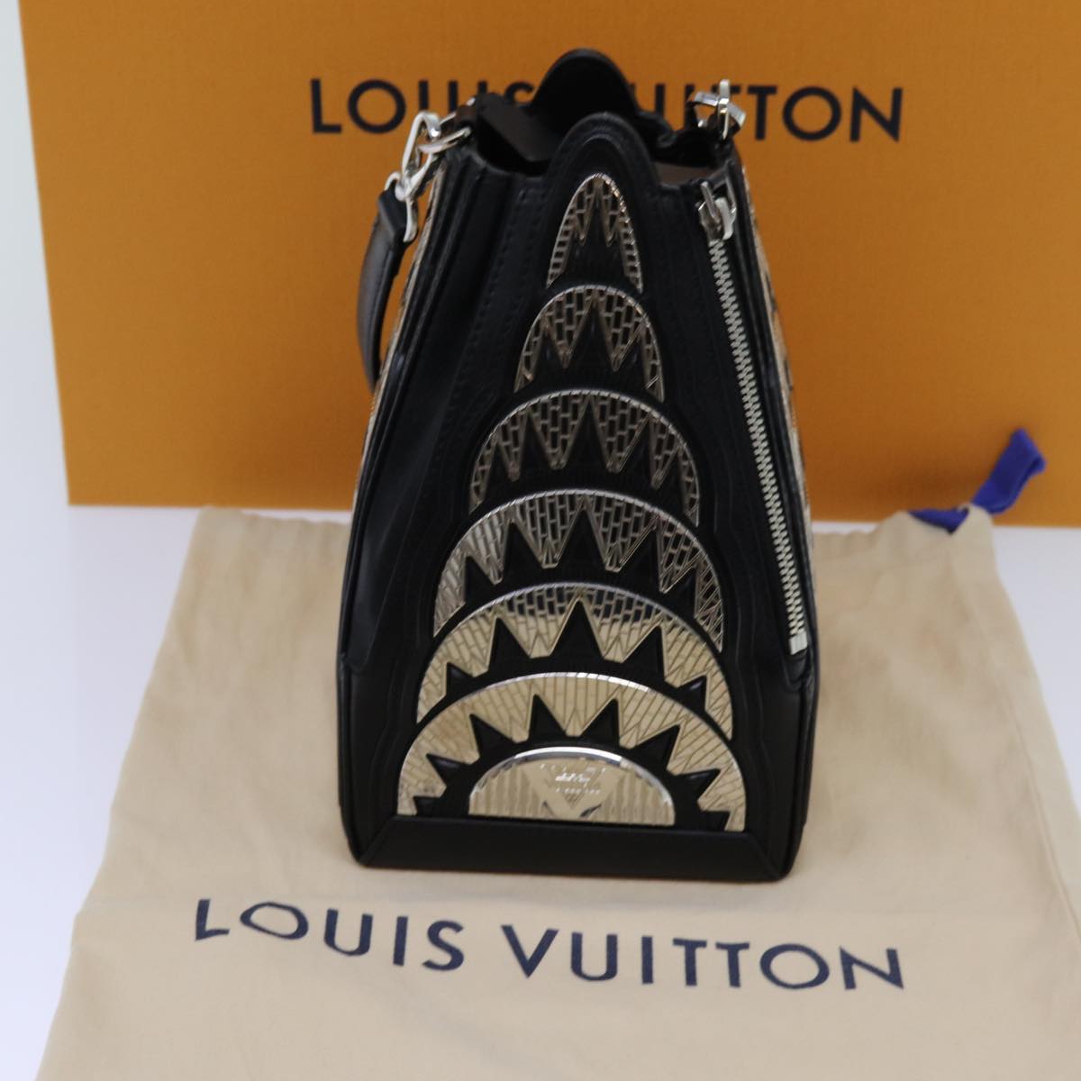 LOUIS VUITTON LV Buildings Minodiere Hand Bag Black M55728 LV 70445S